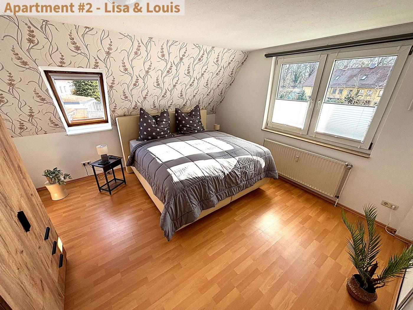 Deluxe One-Bedroom Apartment photo 2