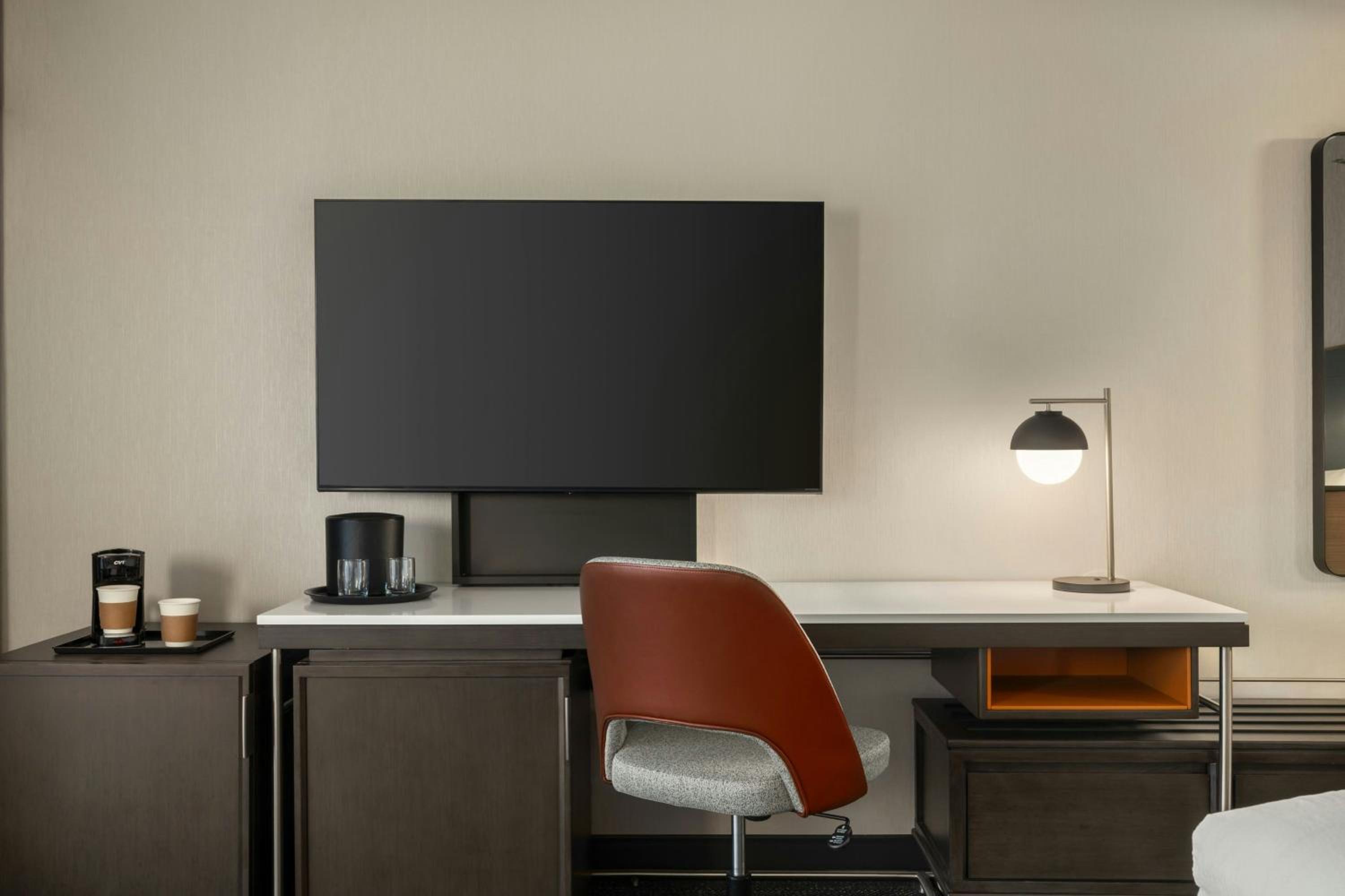 One-Bedroom King Suite with Sofa Bed - Photo 3