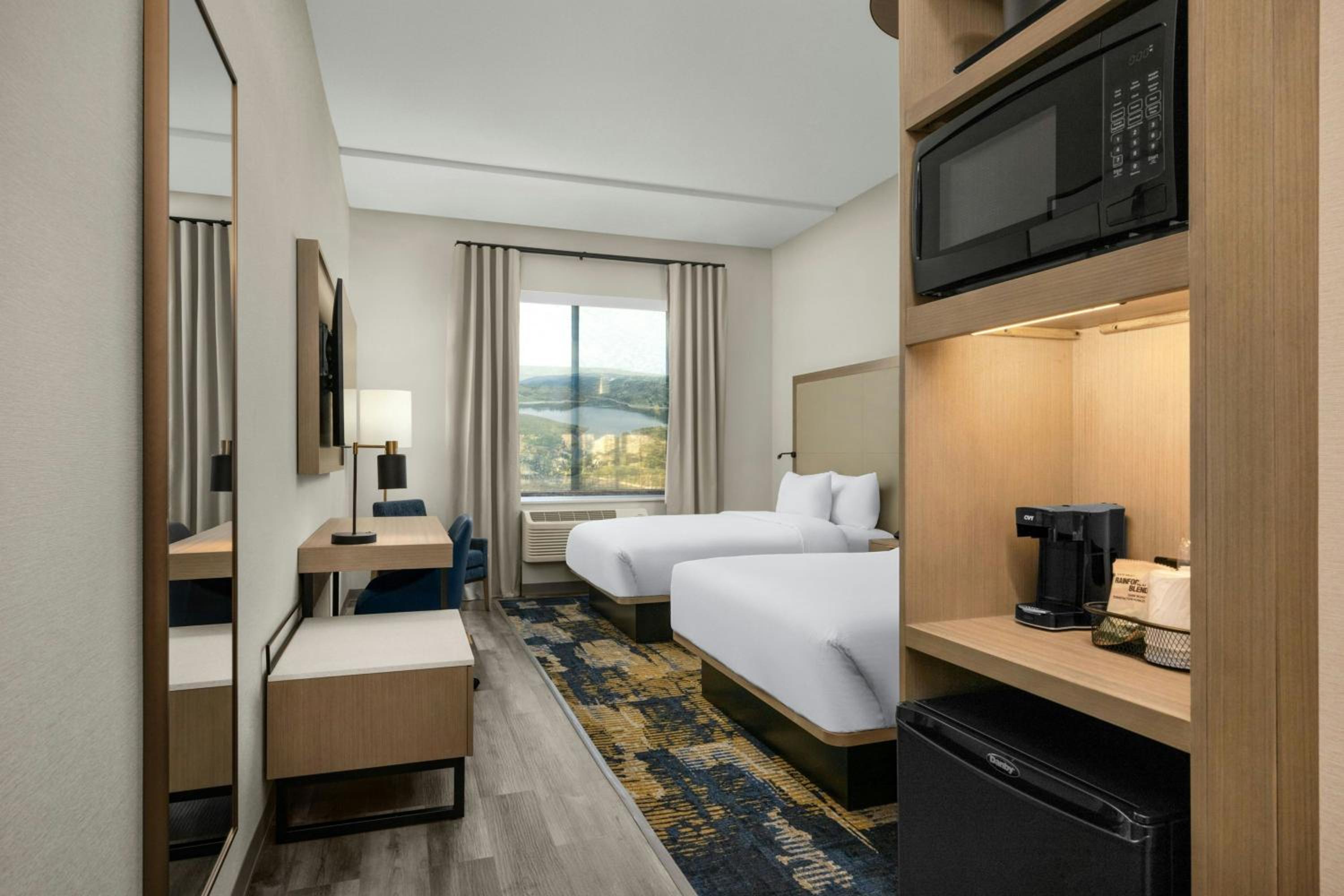 Standard Queen Room with Two Queen Beds and Mountain View - Hearing Accessible photo 1