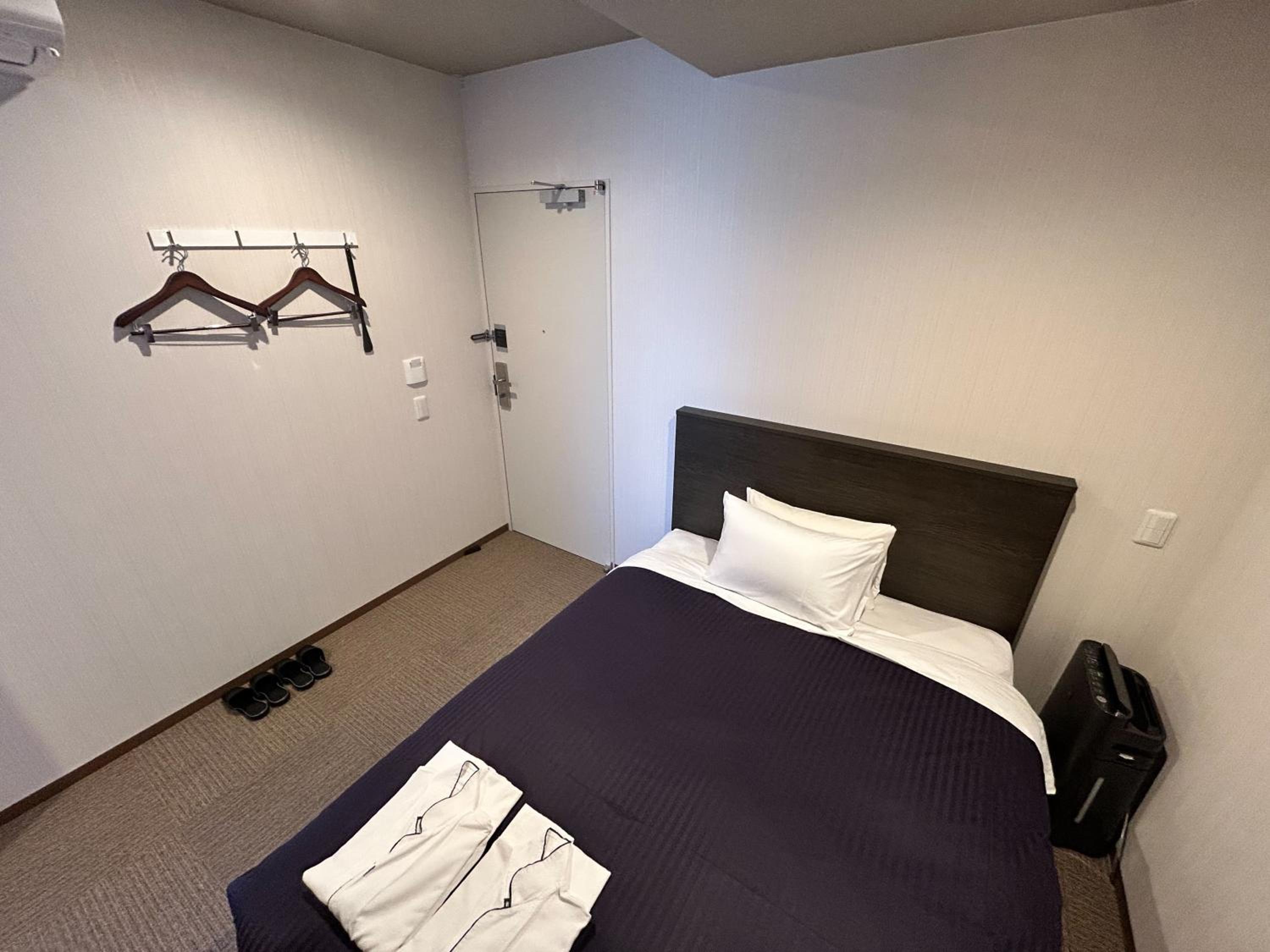 Small Double Room - Non Smoking