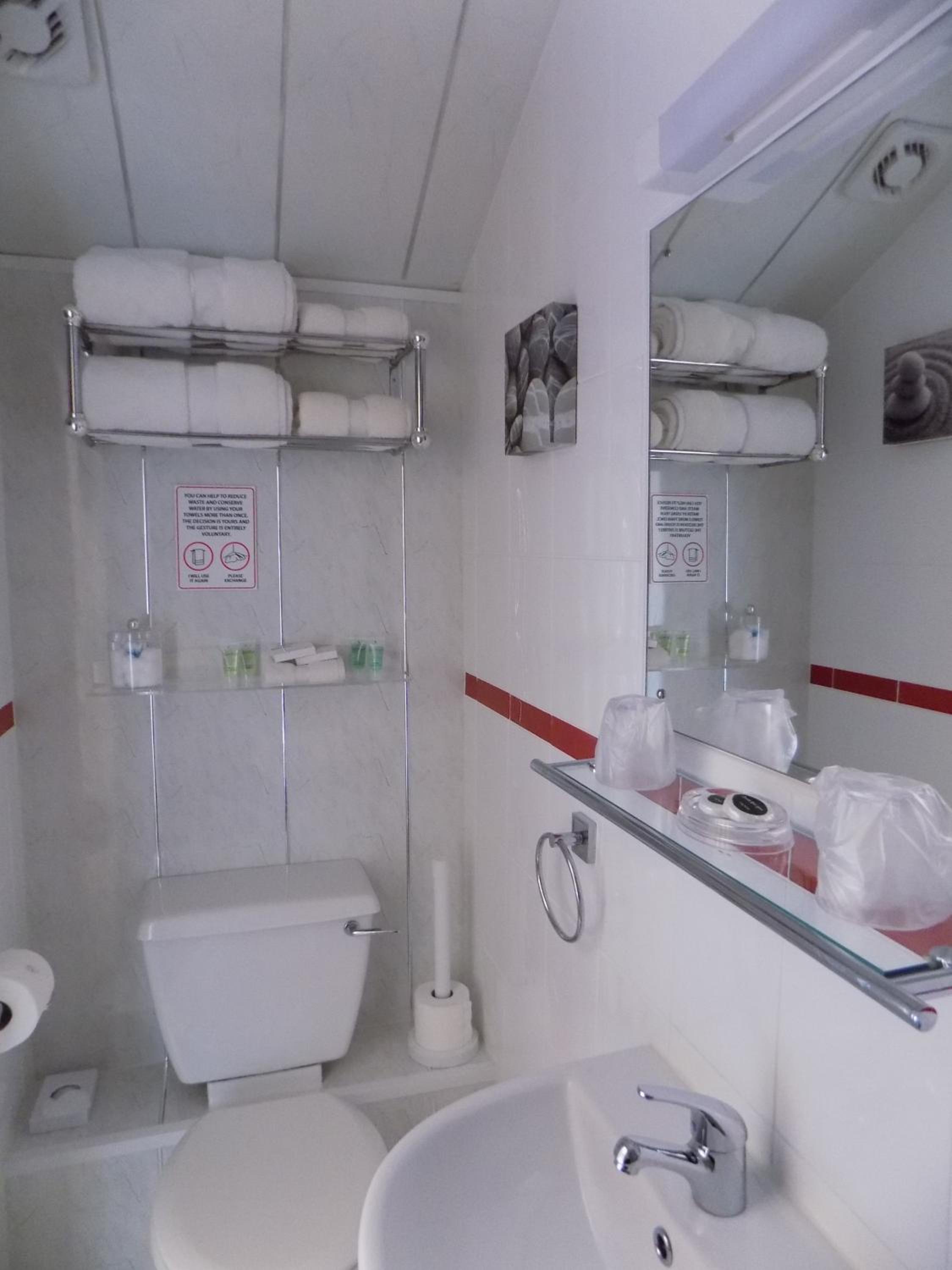 Double Room with Private Bathroom photo 2