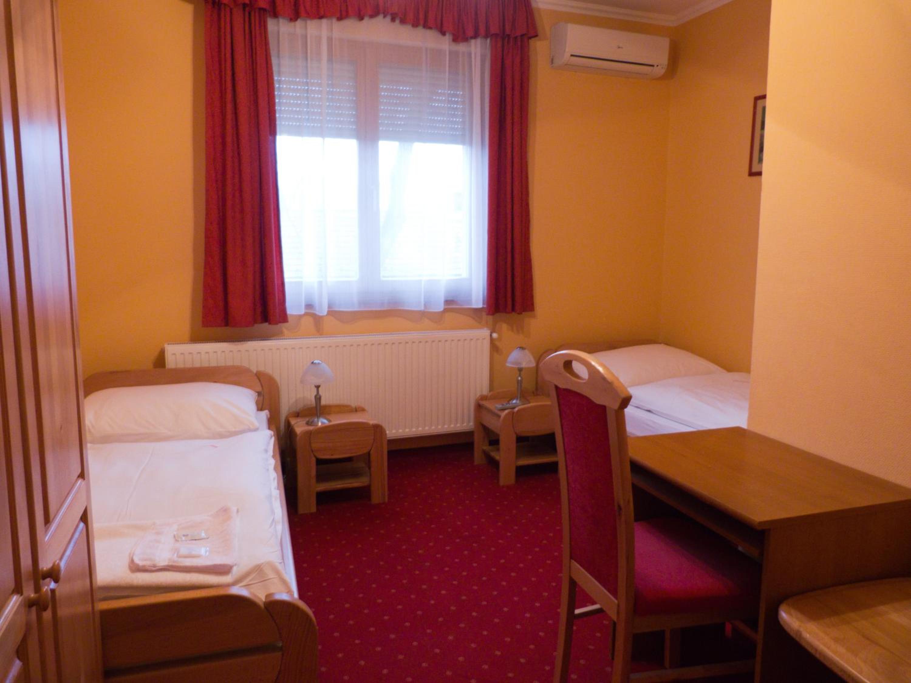 Twin Room photo 2