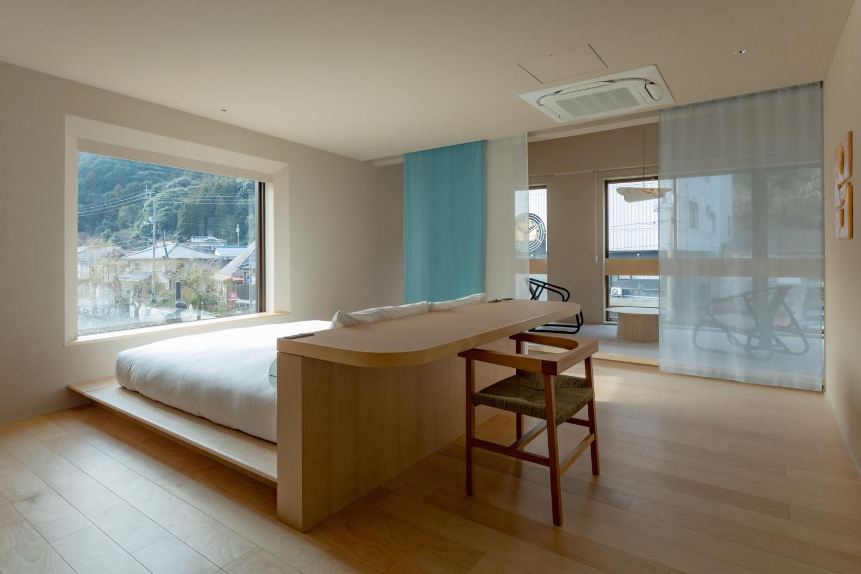 Superior King Suite
