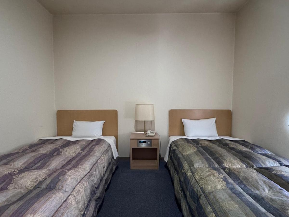 Male Only - Twin Room with Shared Bathroom - Smoking