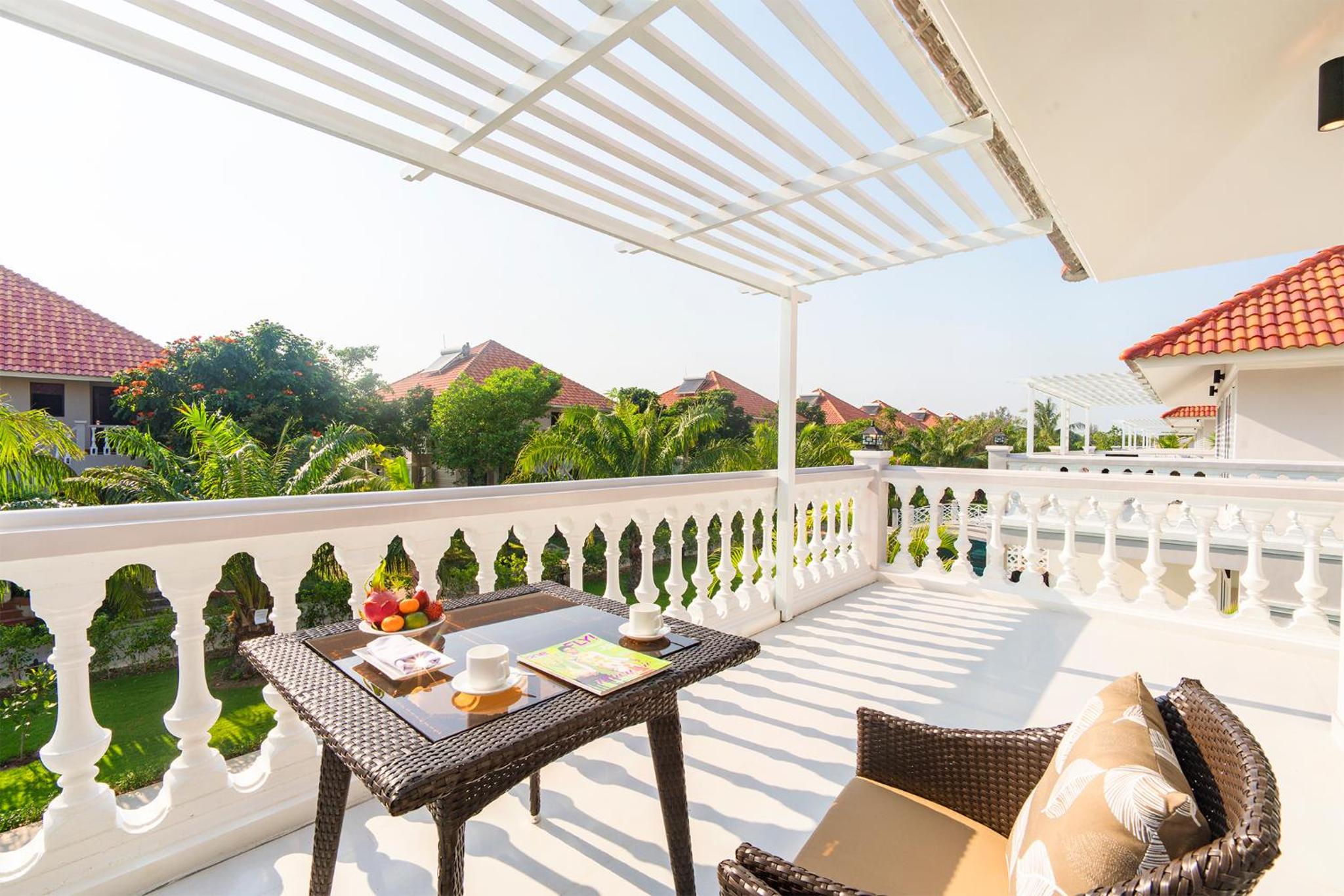 Double or Twin Room with Pool View photo 1