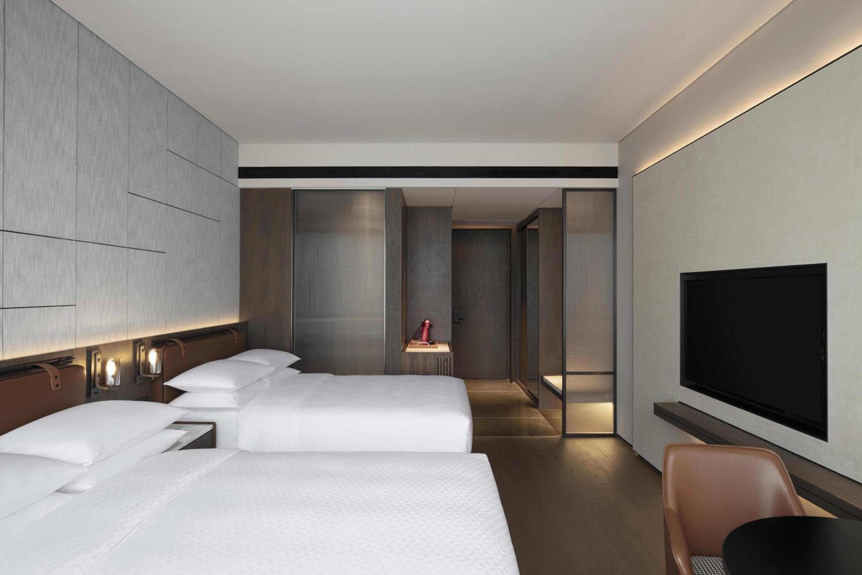 Superior, Guest room, 2 Twin/Single Bed(s), City view - Photo 1