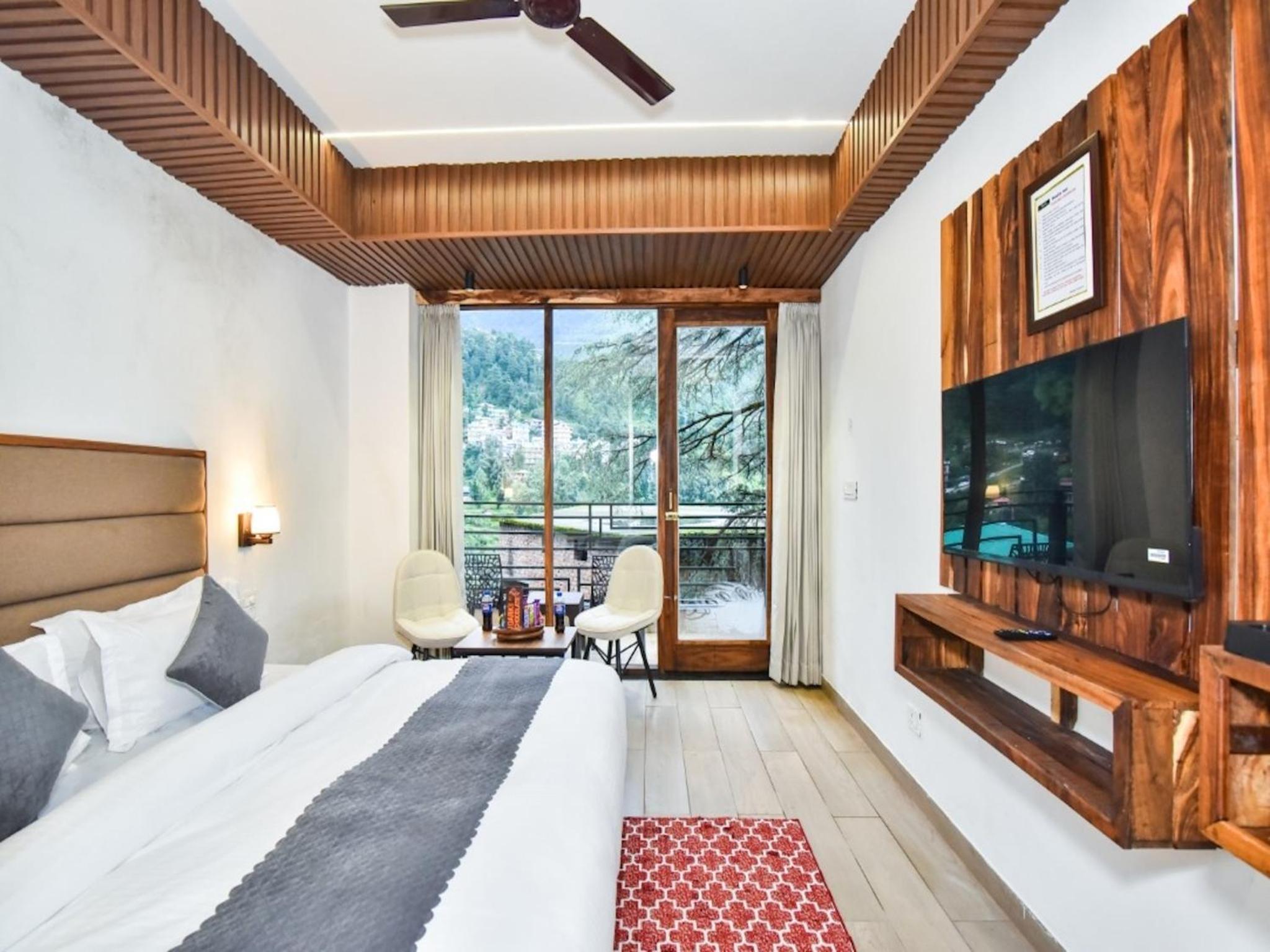 Super Deluxe Room Mountain View with Balcony
