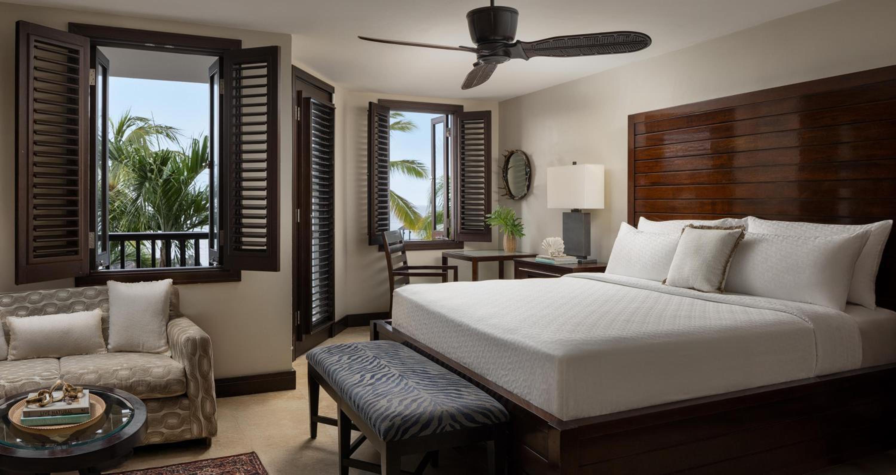 Pink Gin Beachfront Honeymoon Club Level Suite (BS)