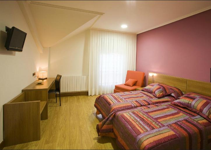Double or Twin Room - Photo 4