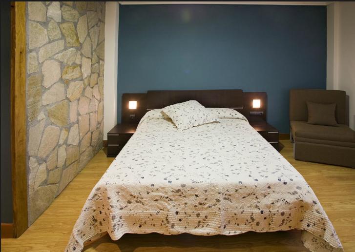 Double or Twin Room - Photo 7