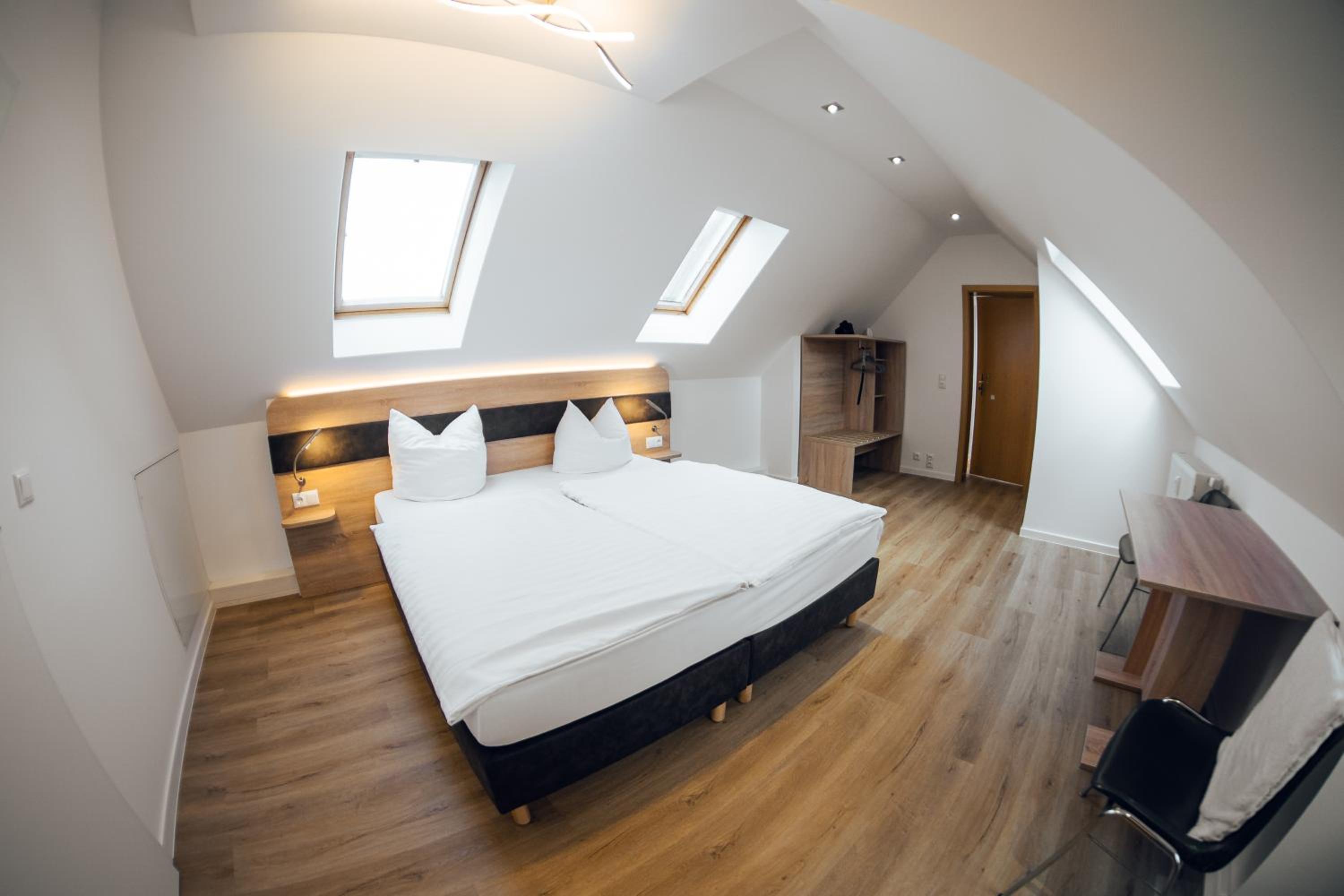 Double Room - Photo 2
