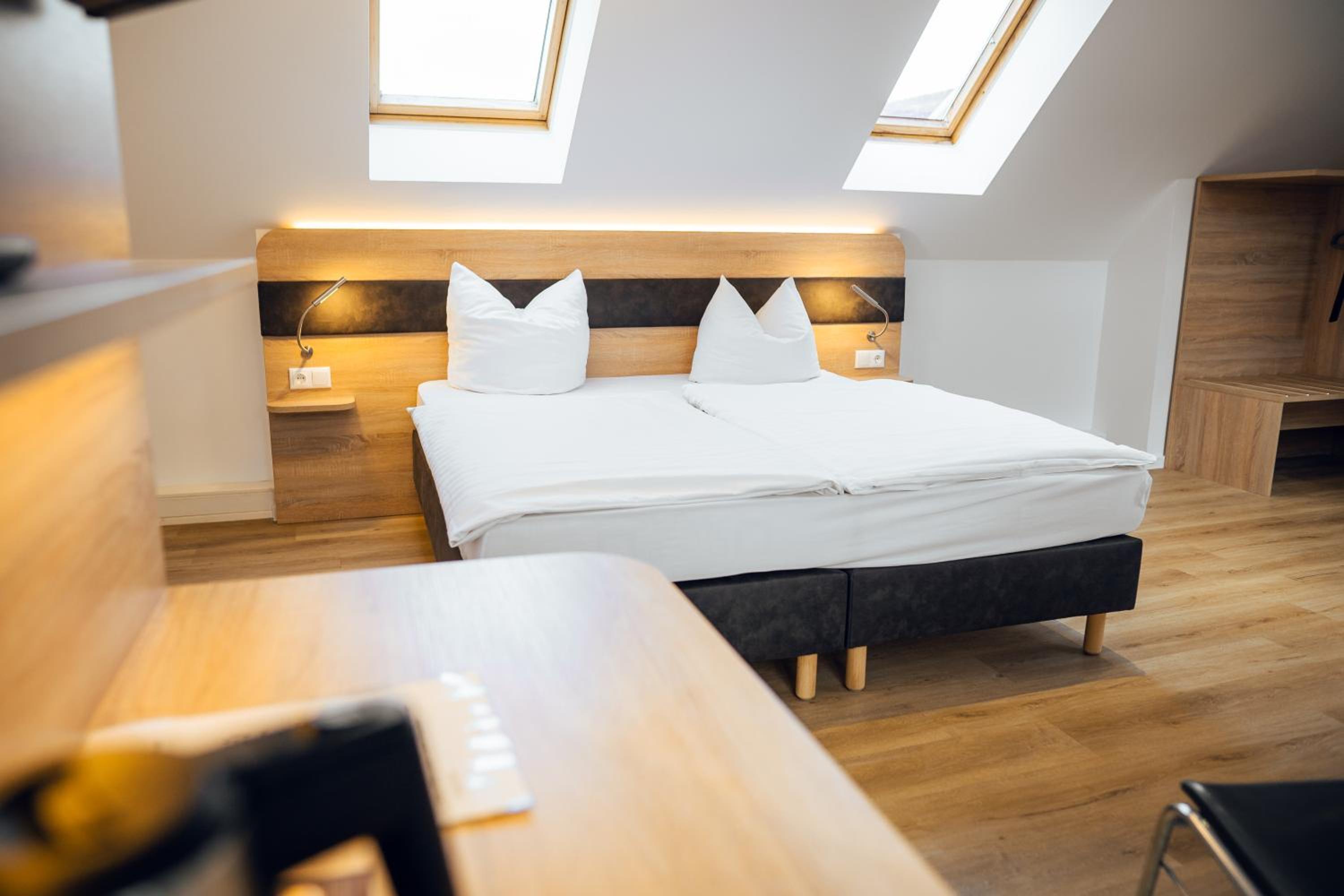 Double Room - Photo 6