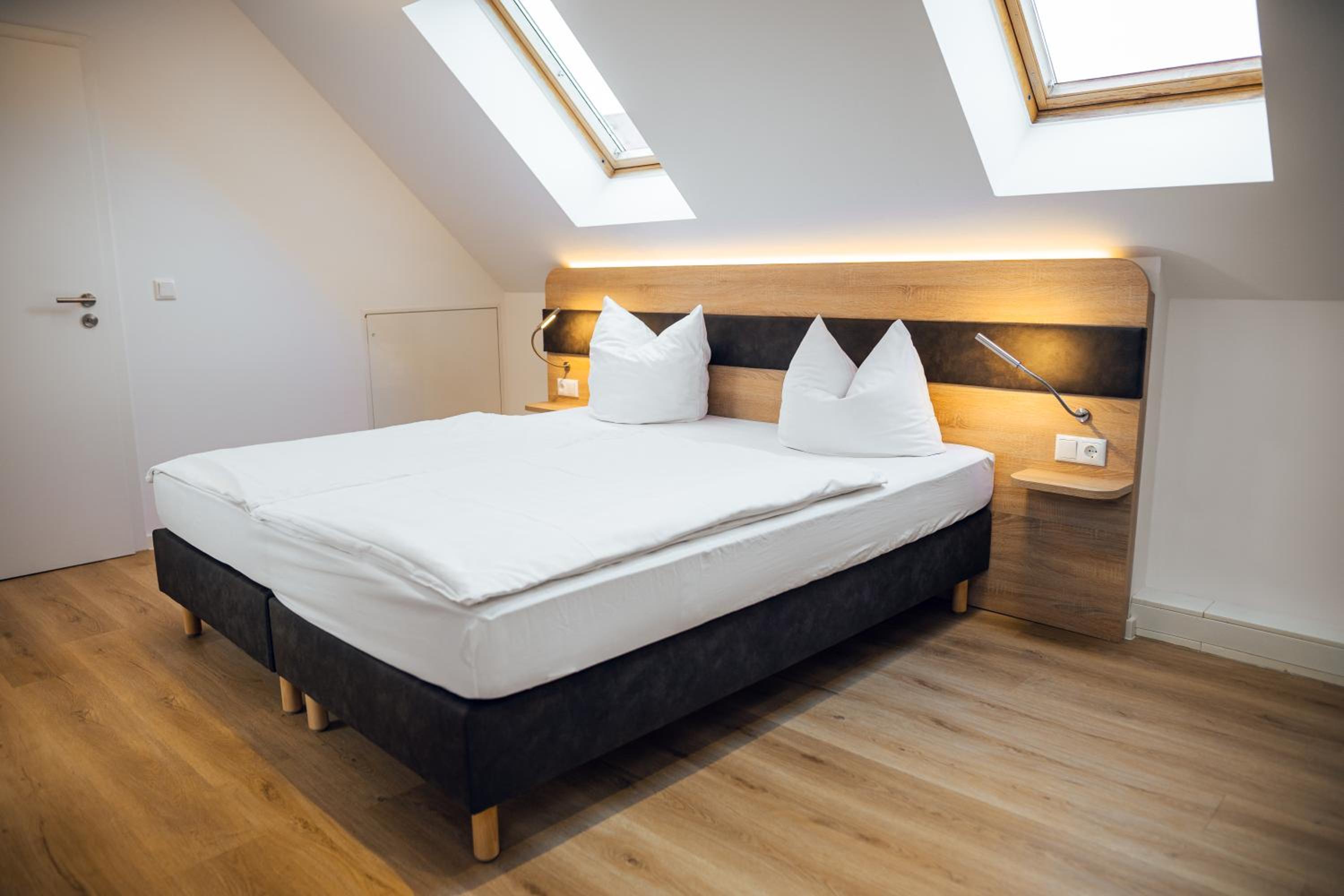 Double Room - Photo 7