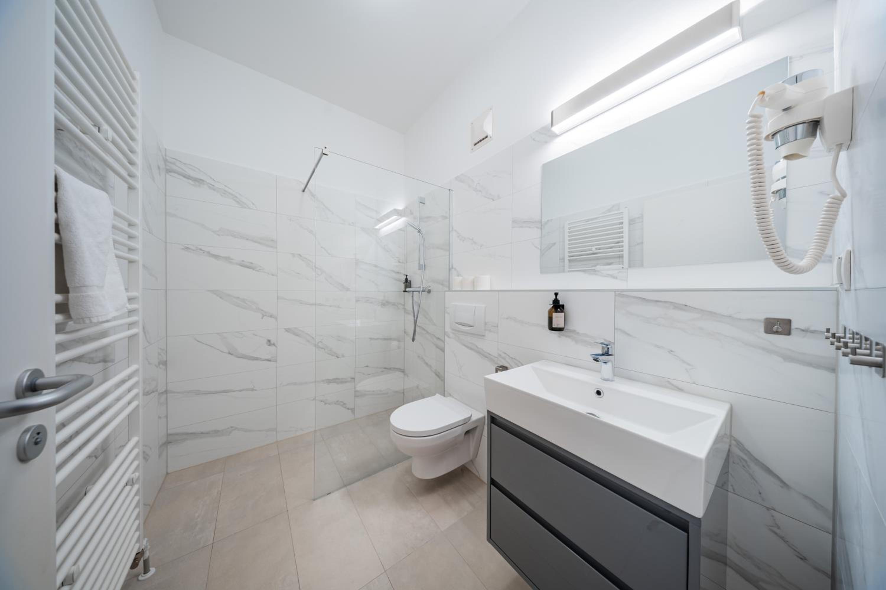 Two-Bedroom Deluxe Apartment