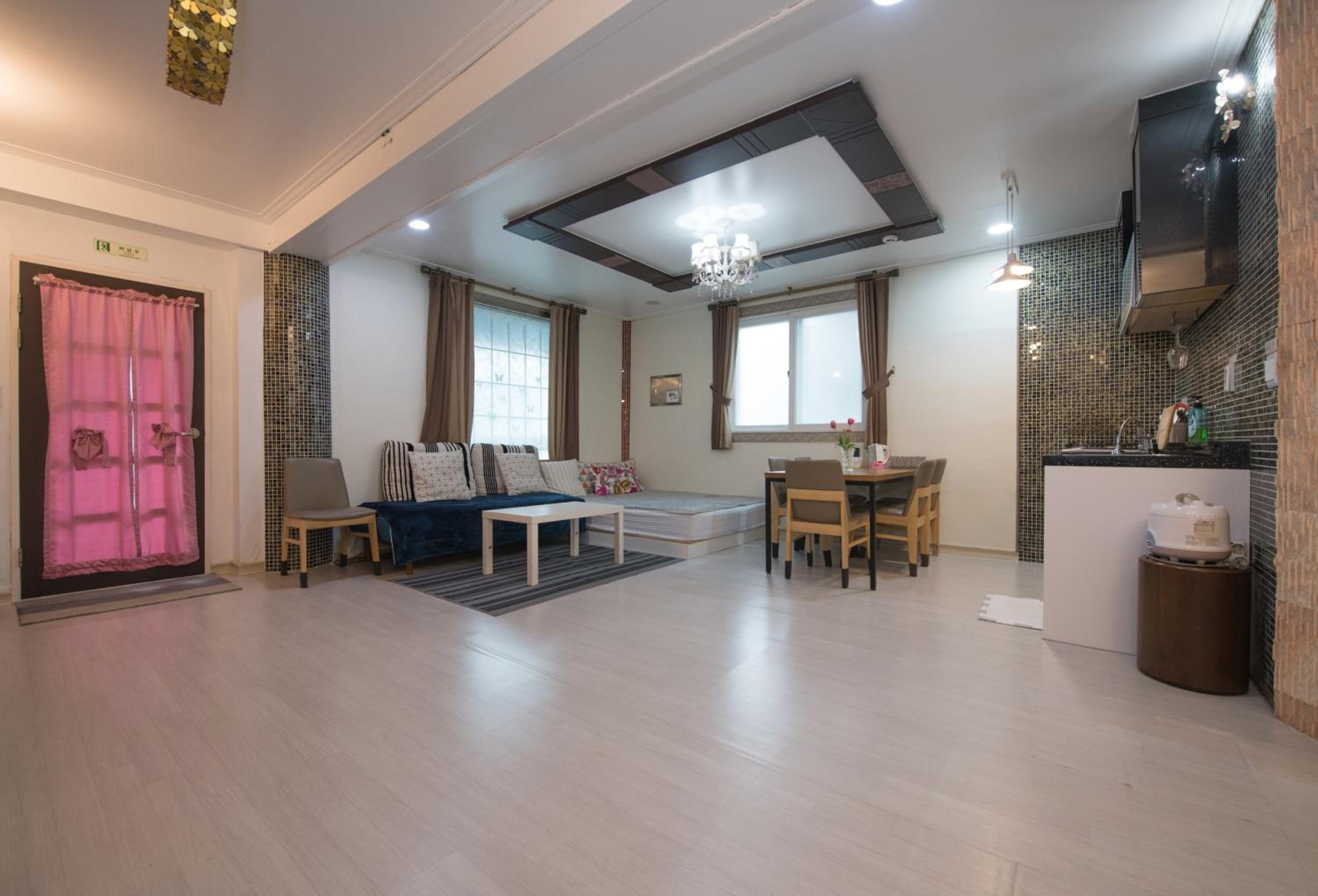 Double Room 2 - Photo 6