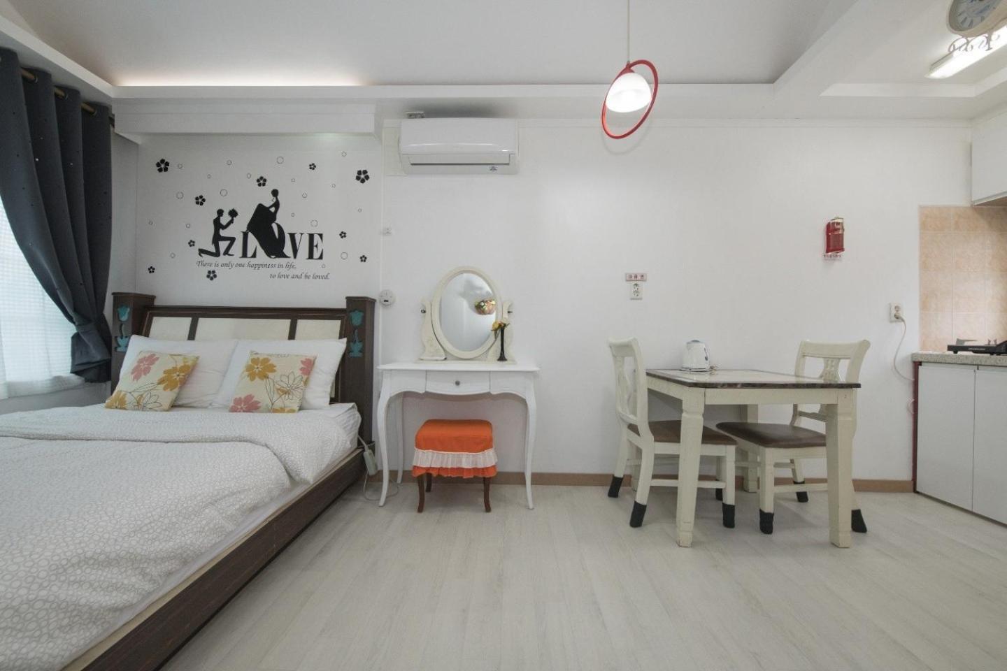 Double Room 4 photo 2
