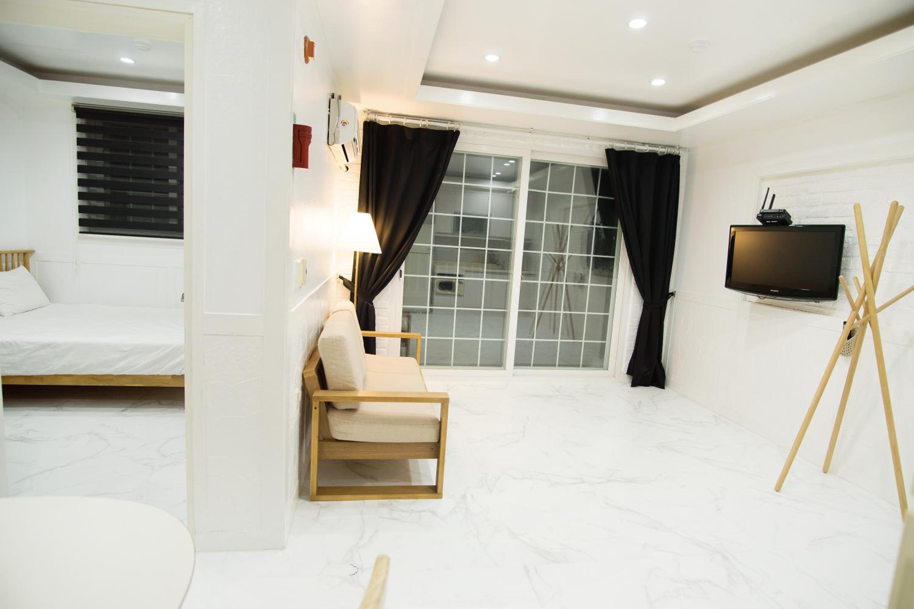 Quadruple Room - Photo 1
