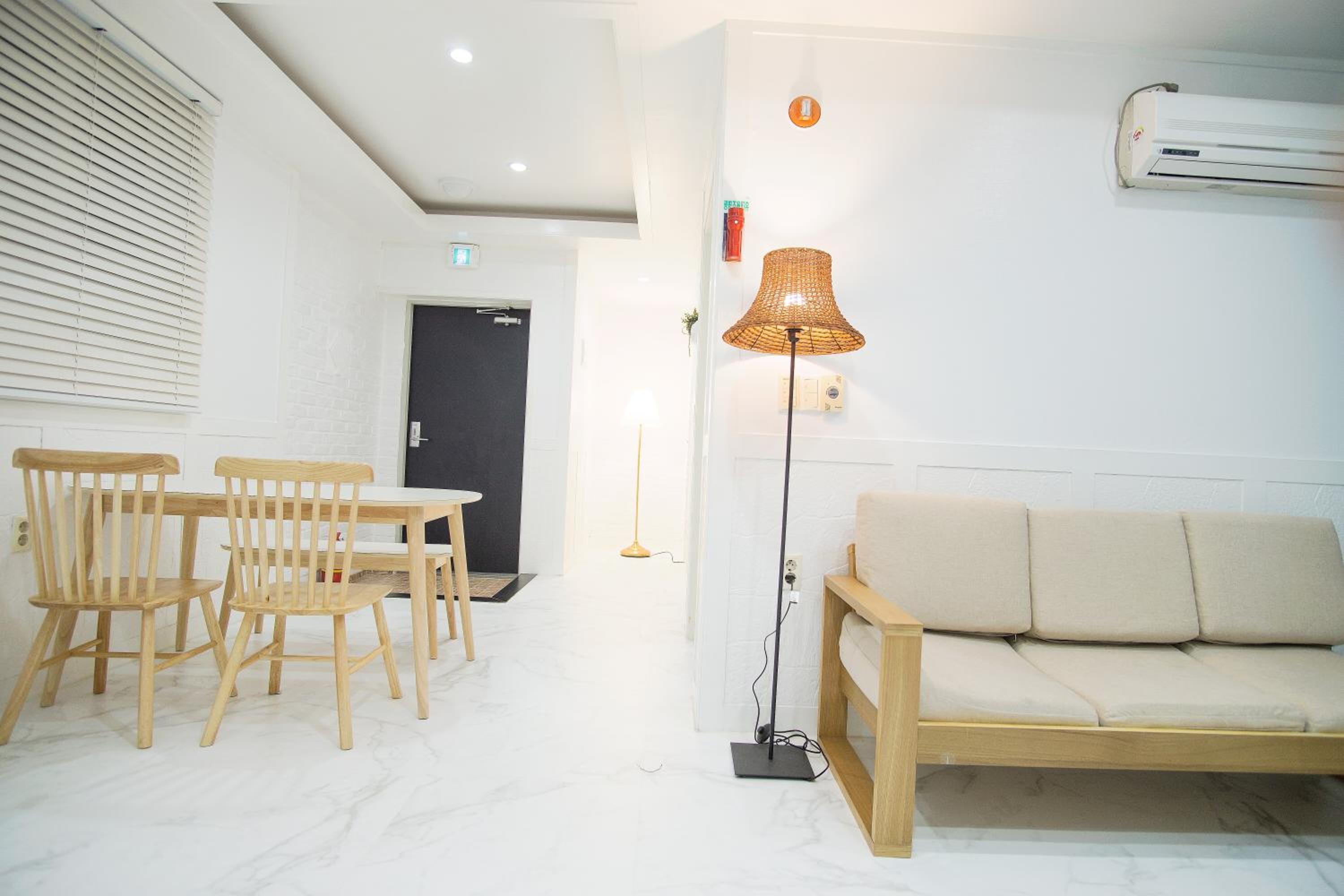 Quadruple Room - Photo 3
