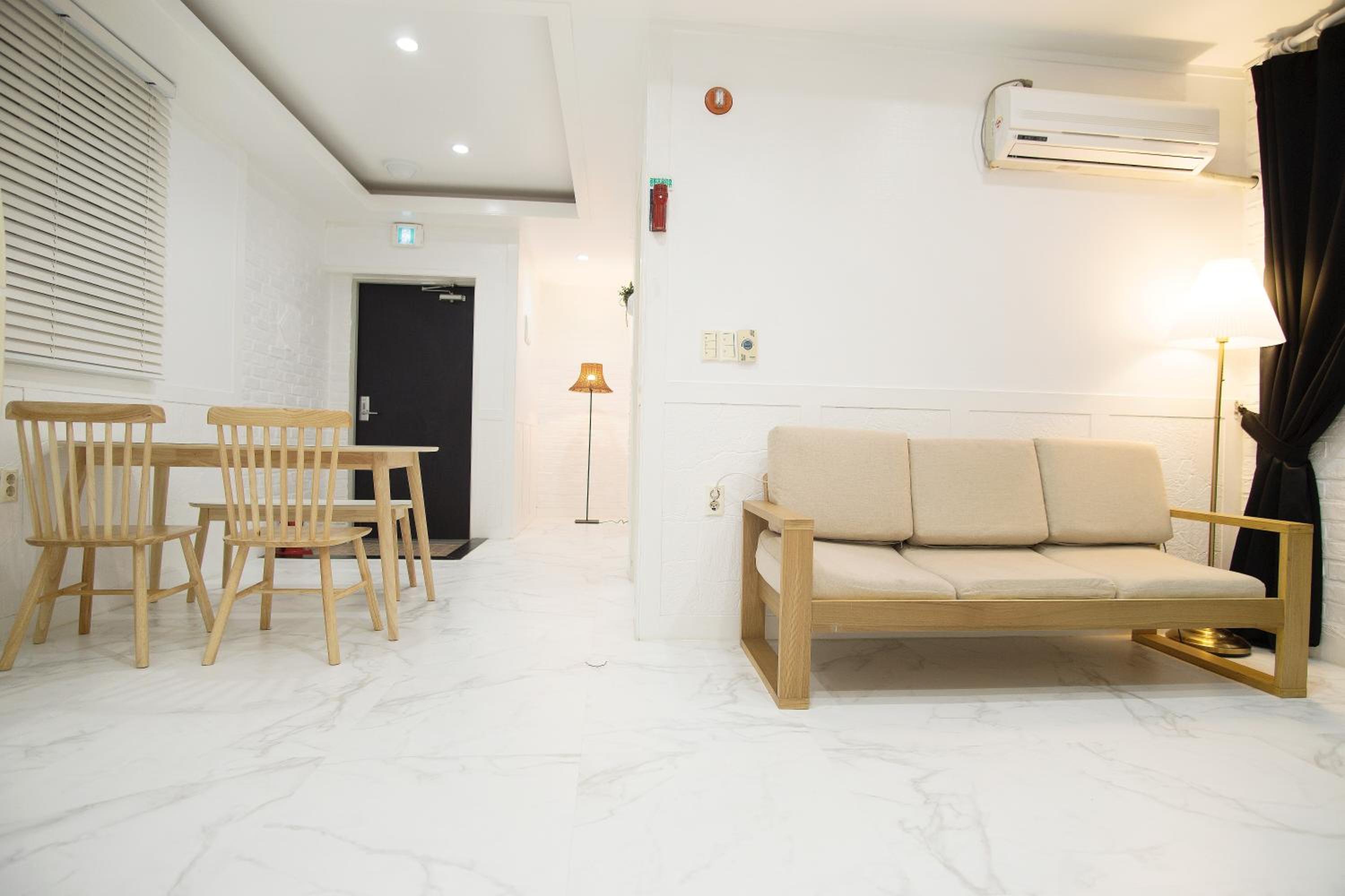 Quadruple Room - Photo 4
