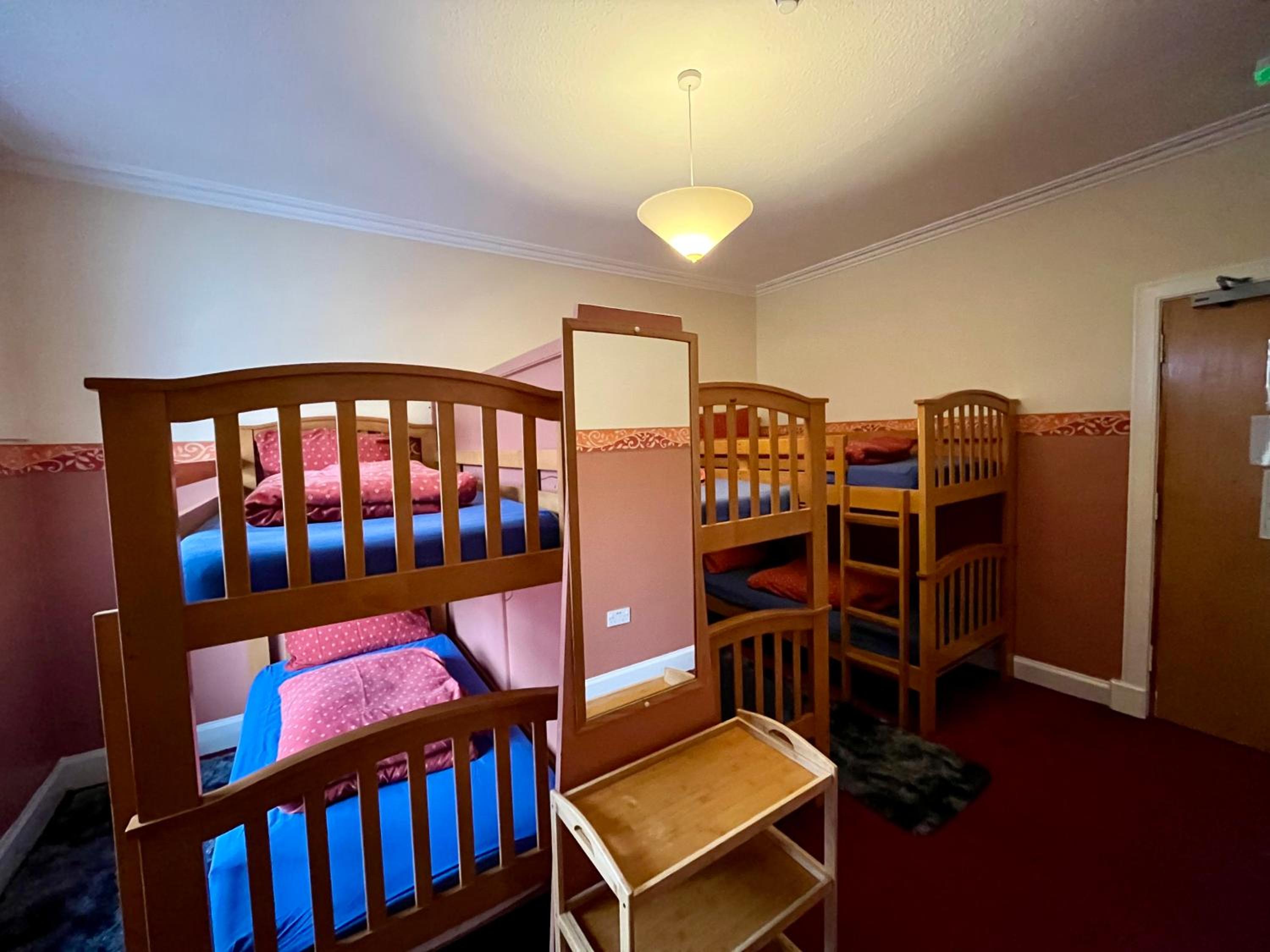 Bed in 6-Bed Mixed Dormitory Room photo 1