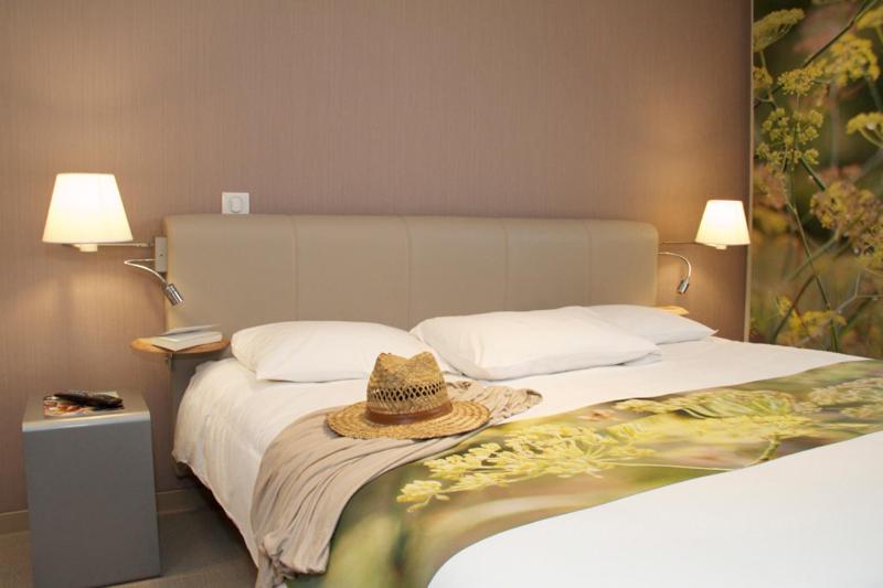 Superior Double Room - Photo 3