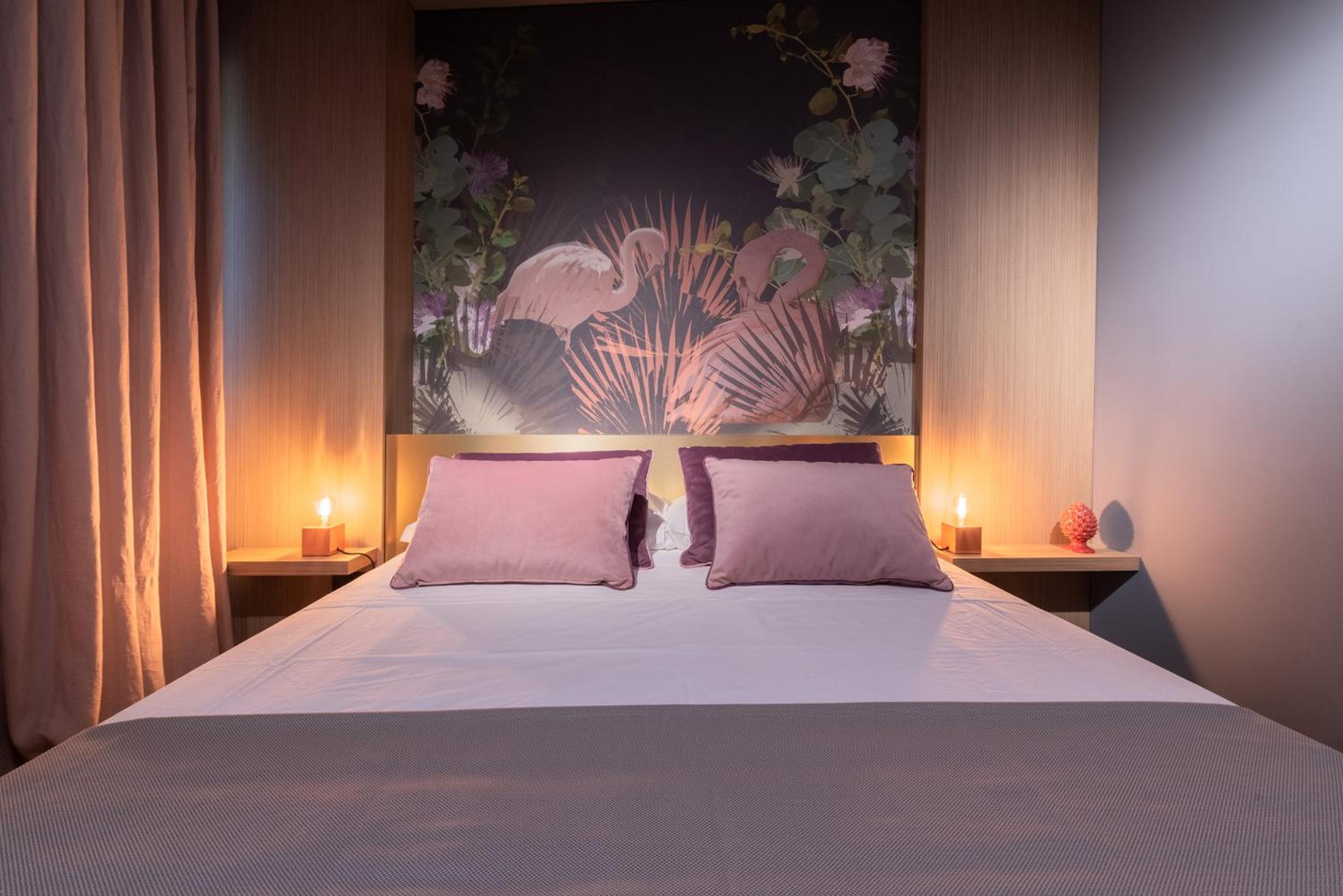 Deluxe Double Room with Balcony photo 3