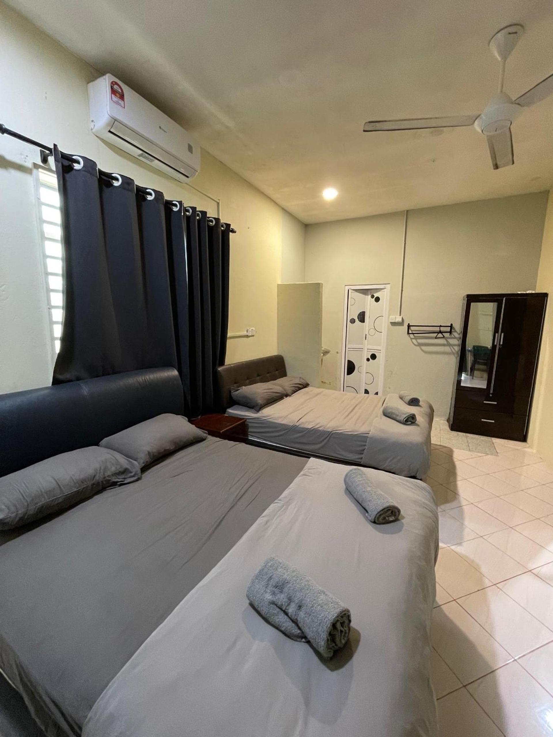 Quadruple Room with Private Bathroom