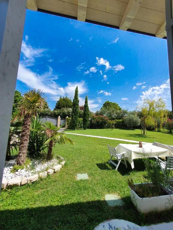 Villa with Garden View