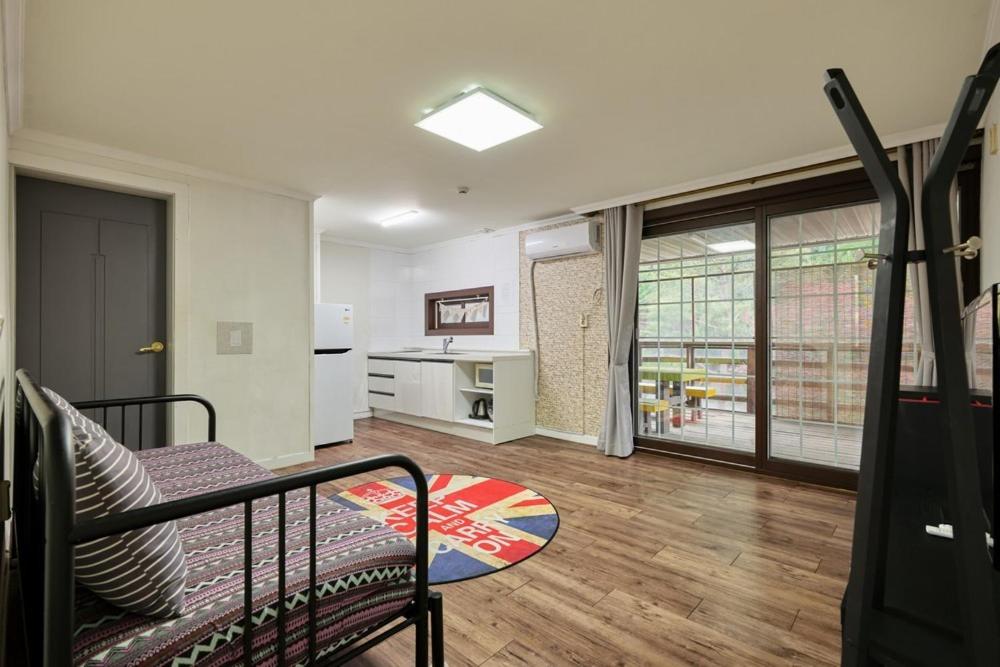 Quadruple Room - Photo 7