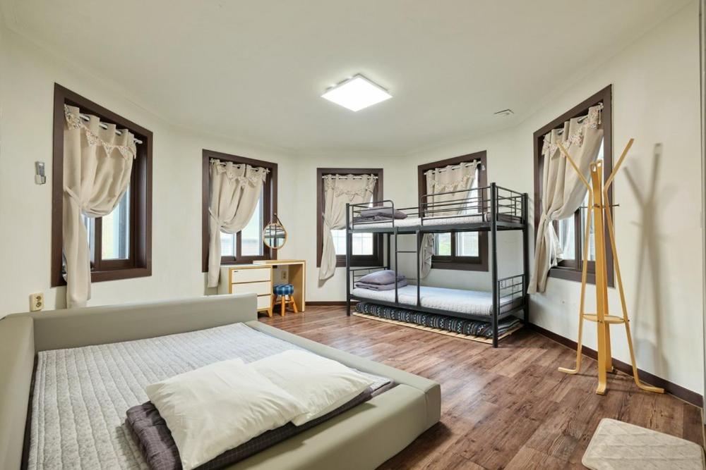 Quadruple Room - Photo 10