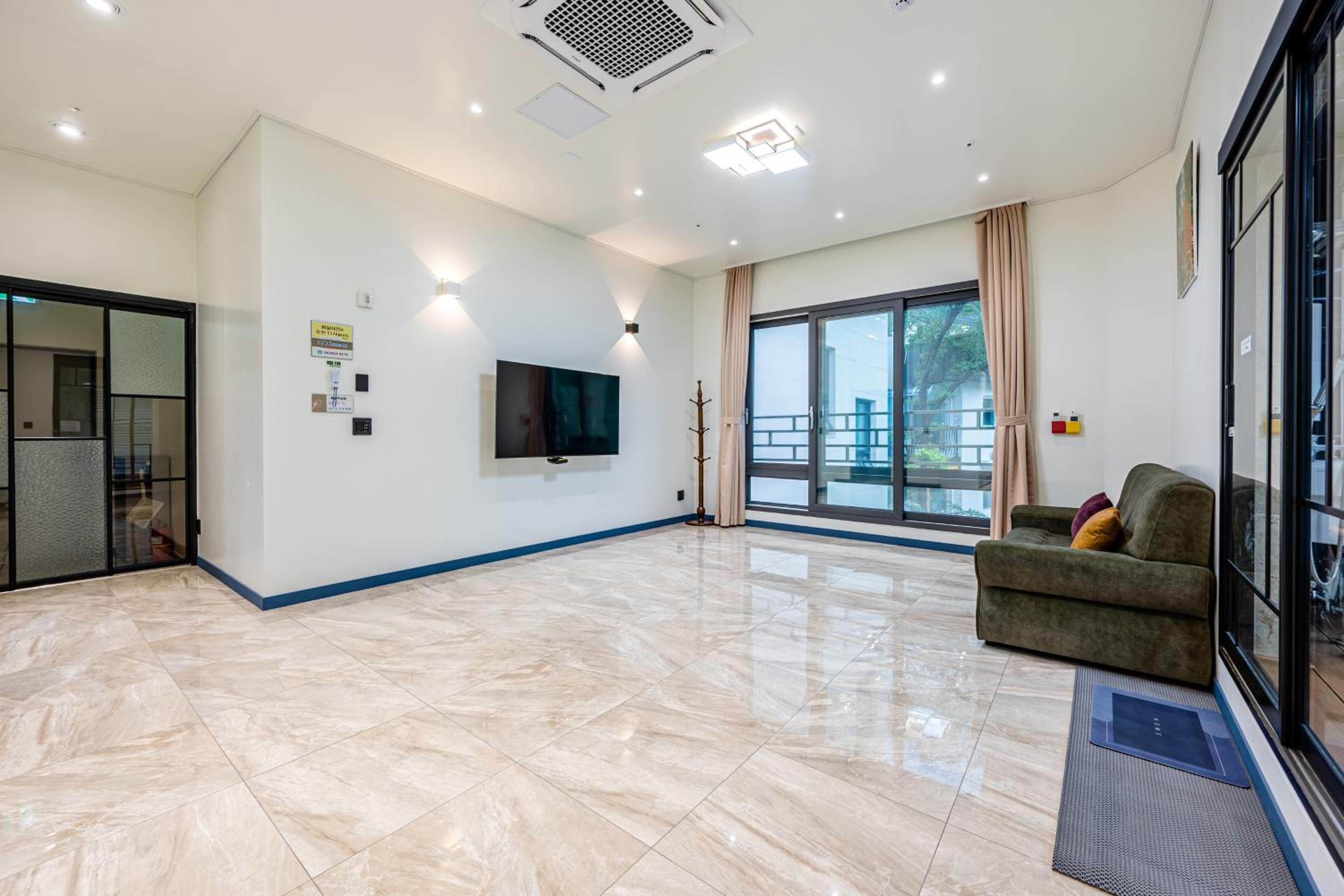 One-Bedroom Villa photo 3