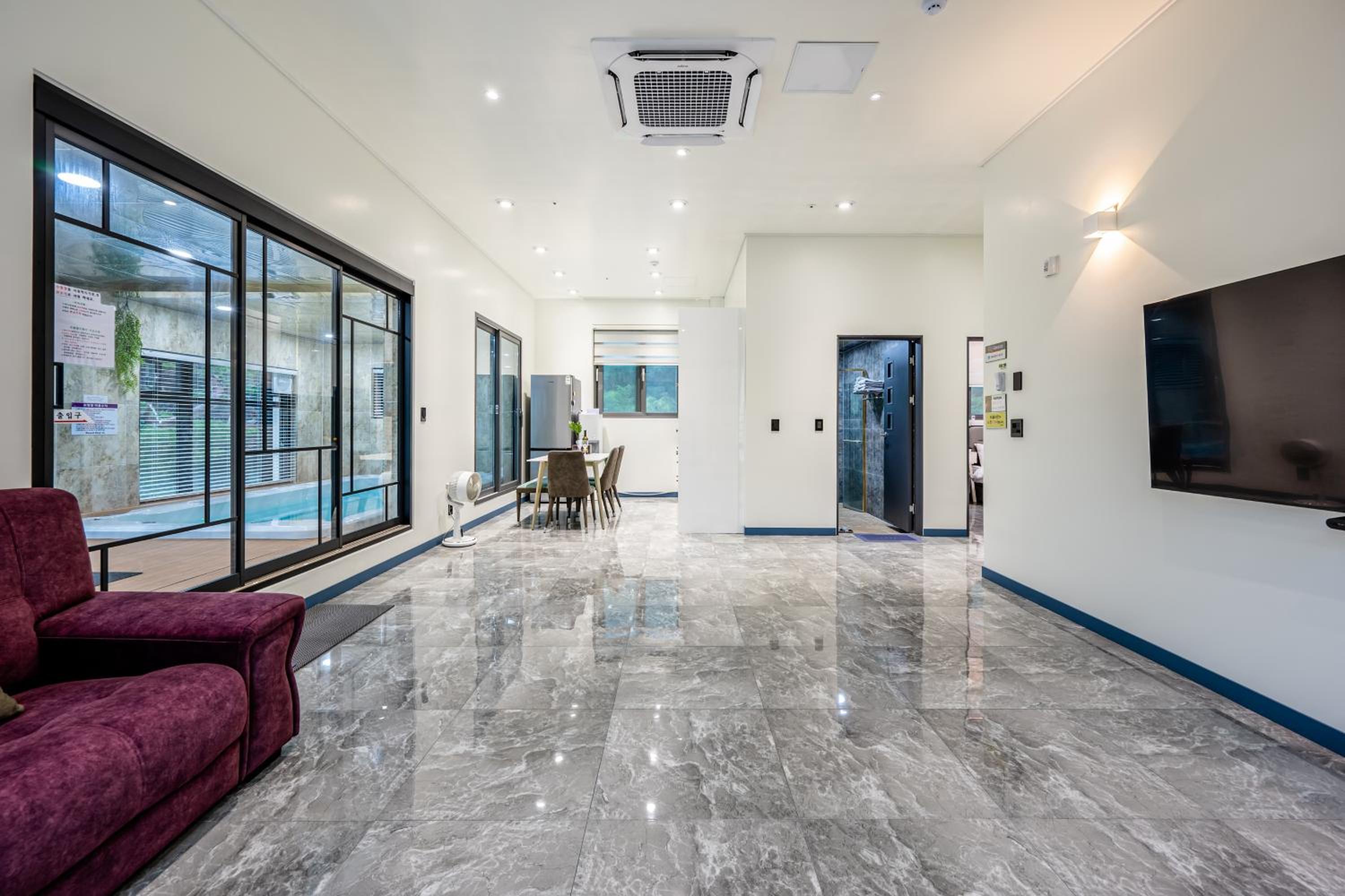 One-Bedroom Villa photo 1