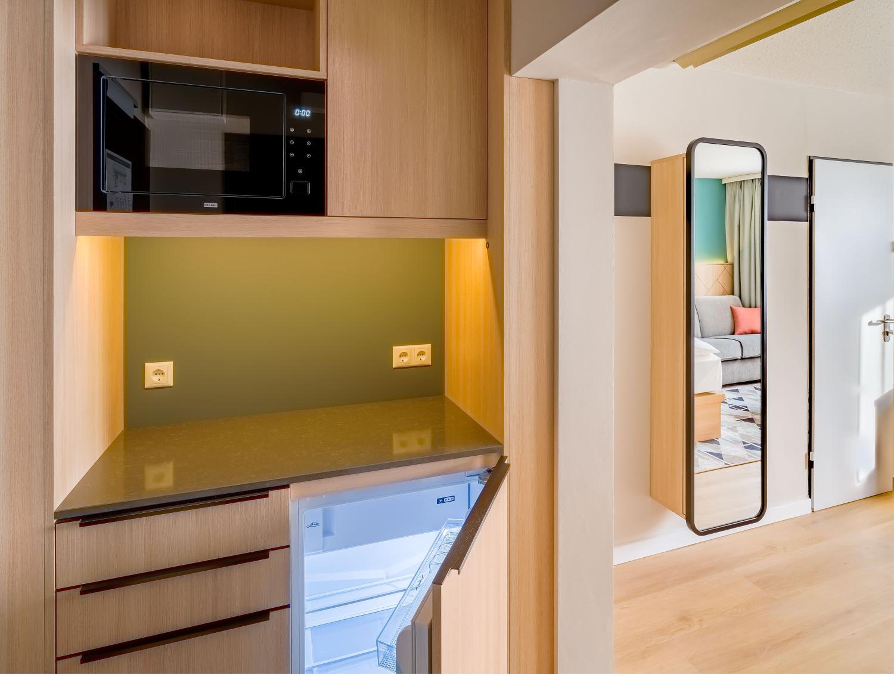King Room with Kitchenette - Photo 9