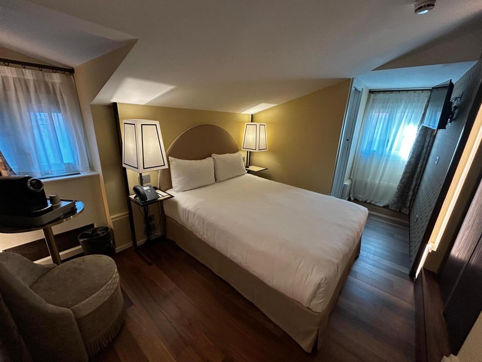 Basic  Room