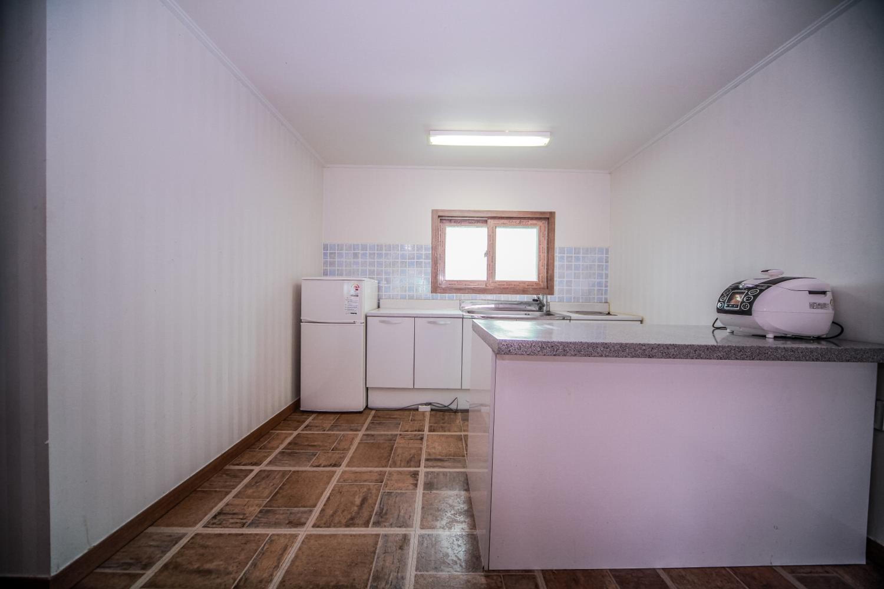Family Room - Photo 7