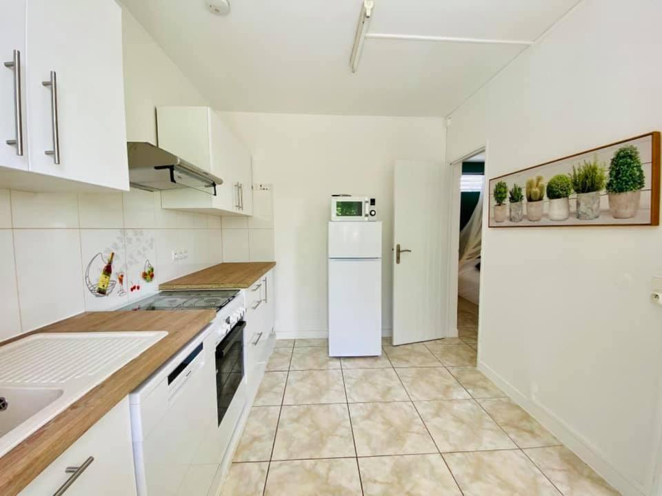 One-Bedroom Apartment with Garden View photo 2