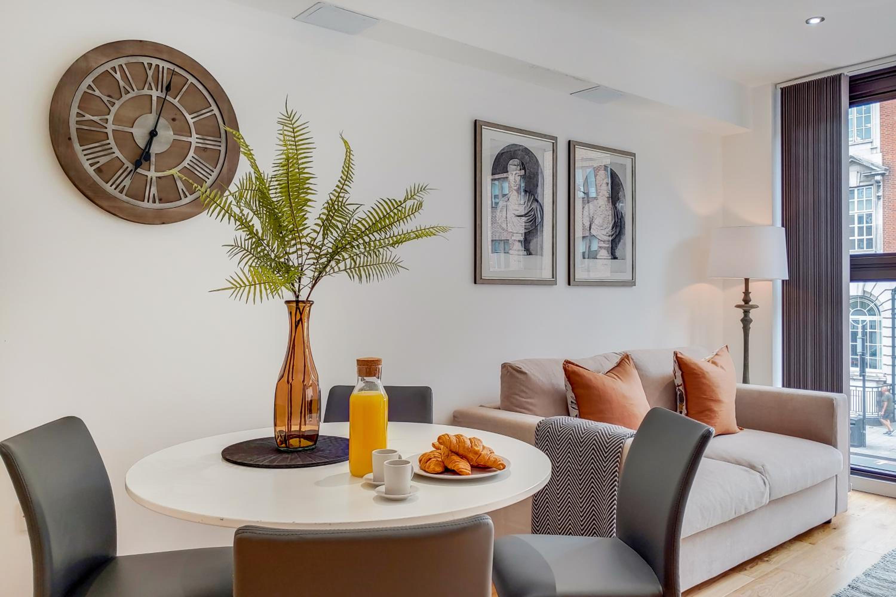One-Bedroom Apartment