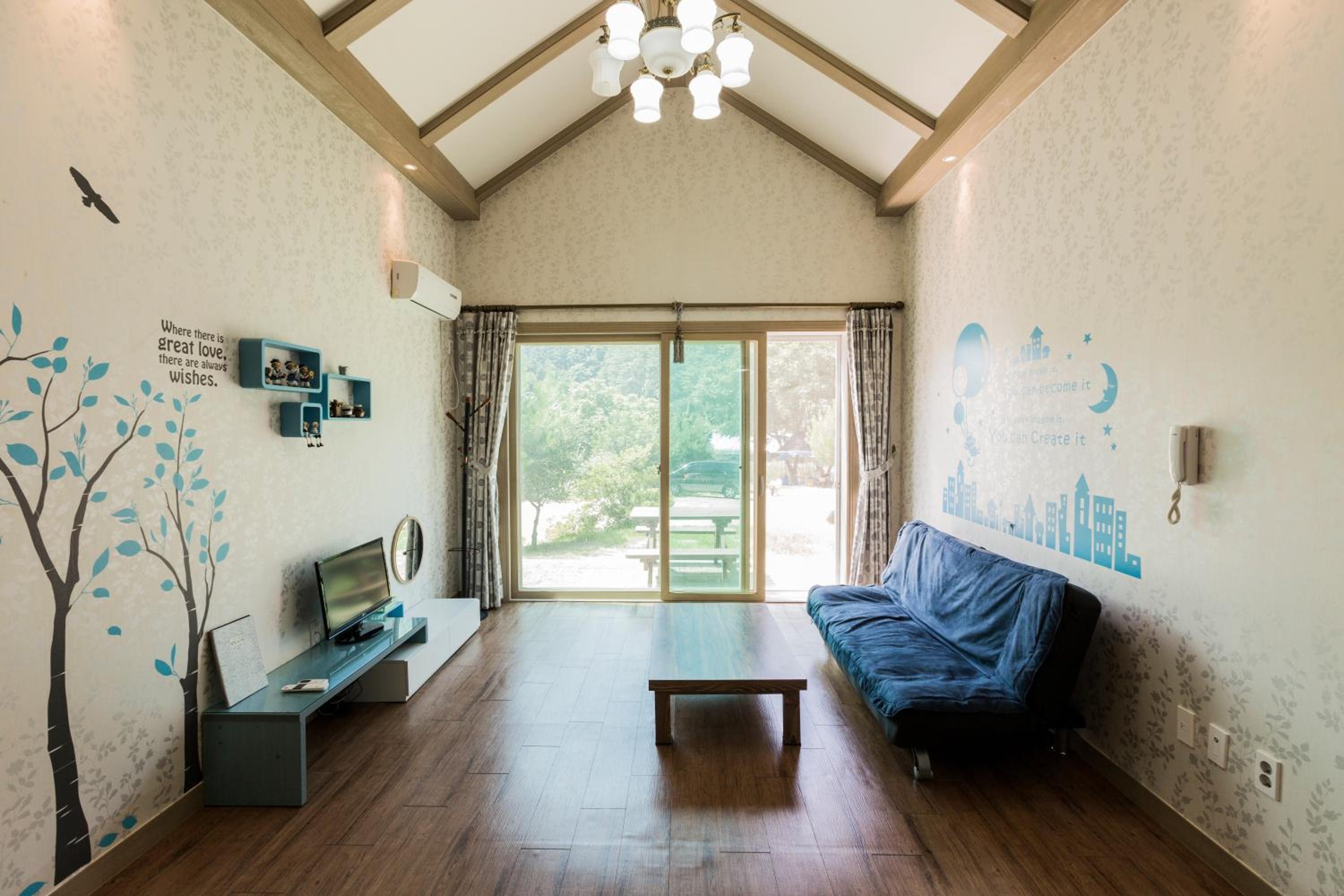 Quadruple Room 5 photo 3