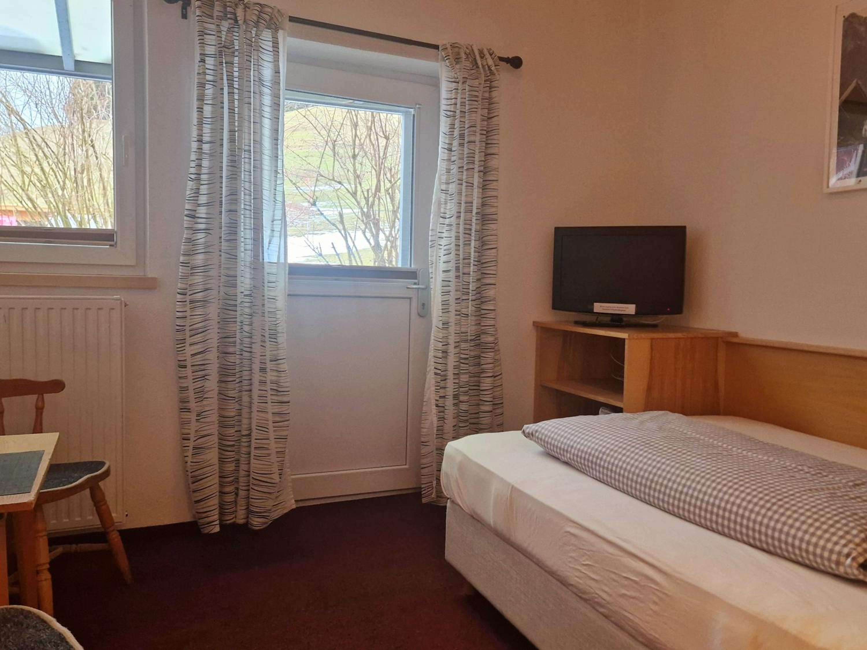 Single Room photo 2