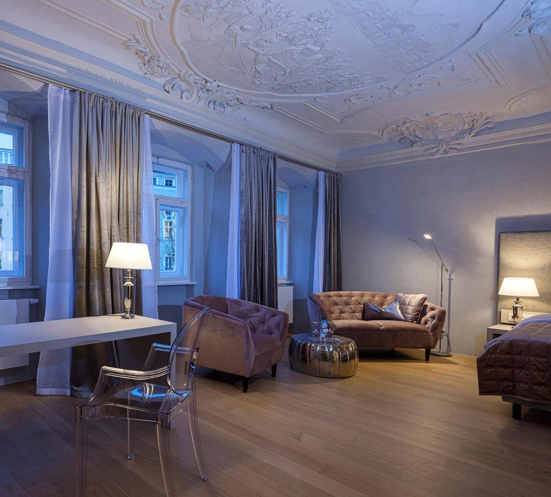 Superior Suite - Photo 5