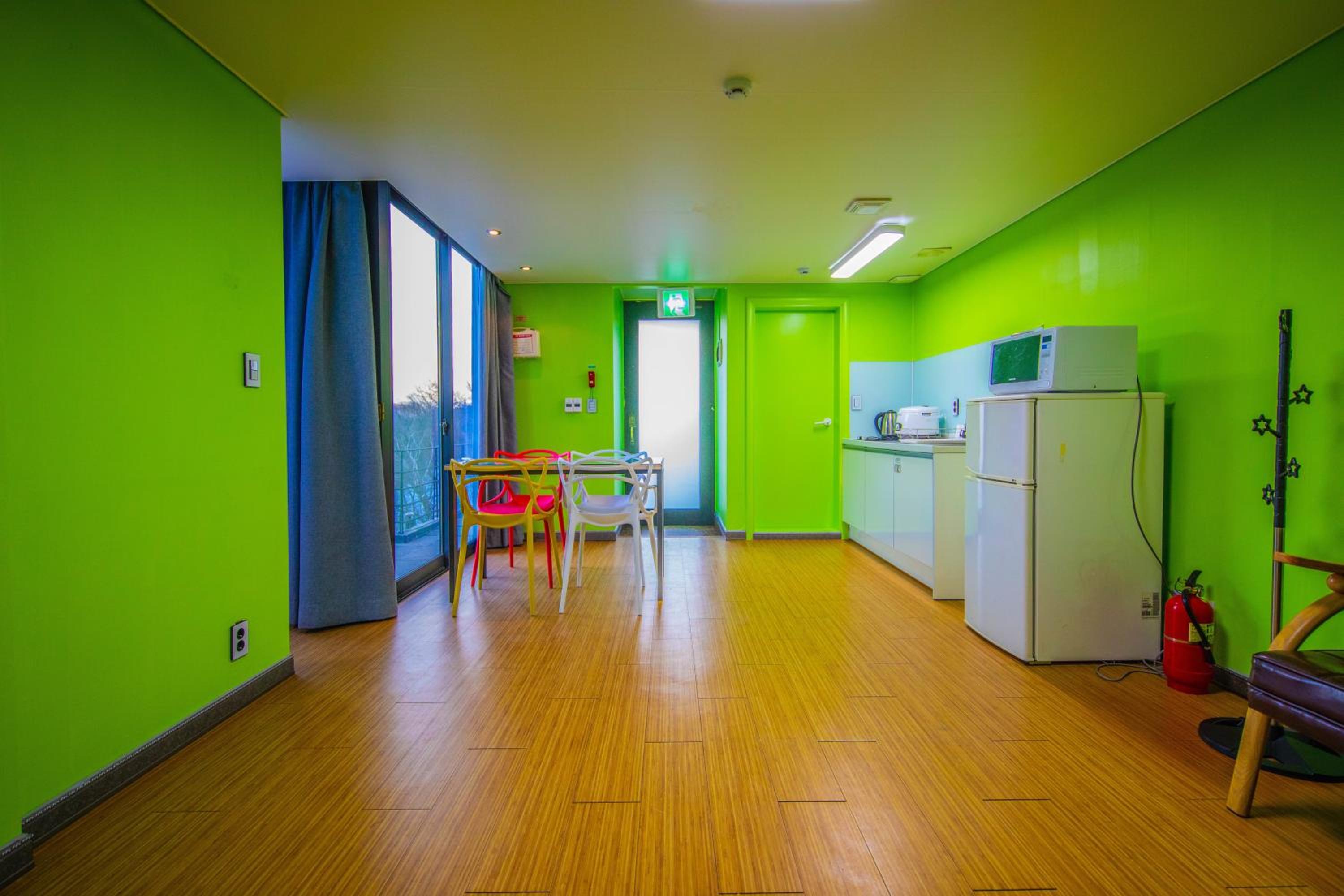 Family Room photo 2