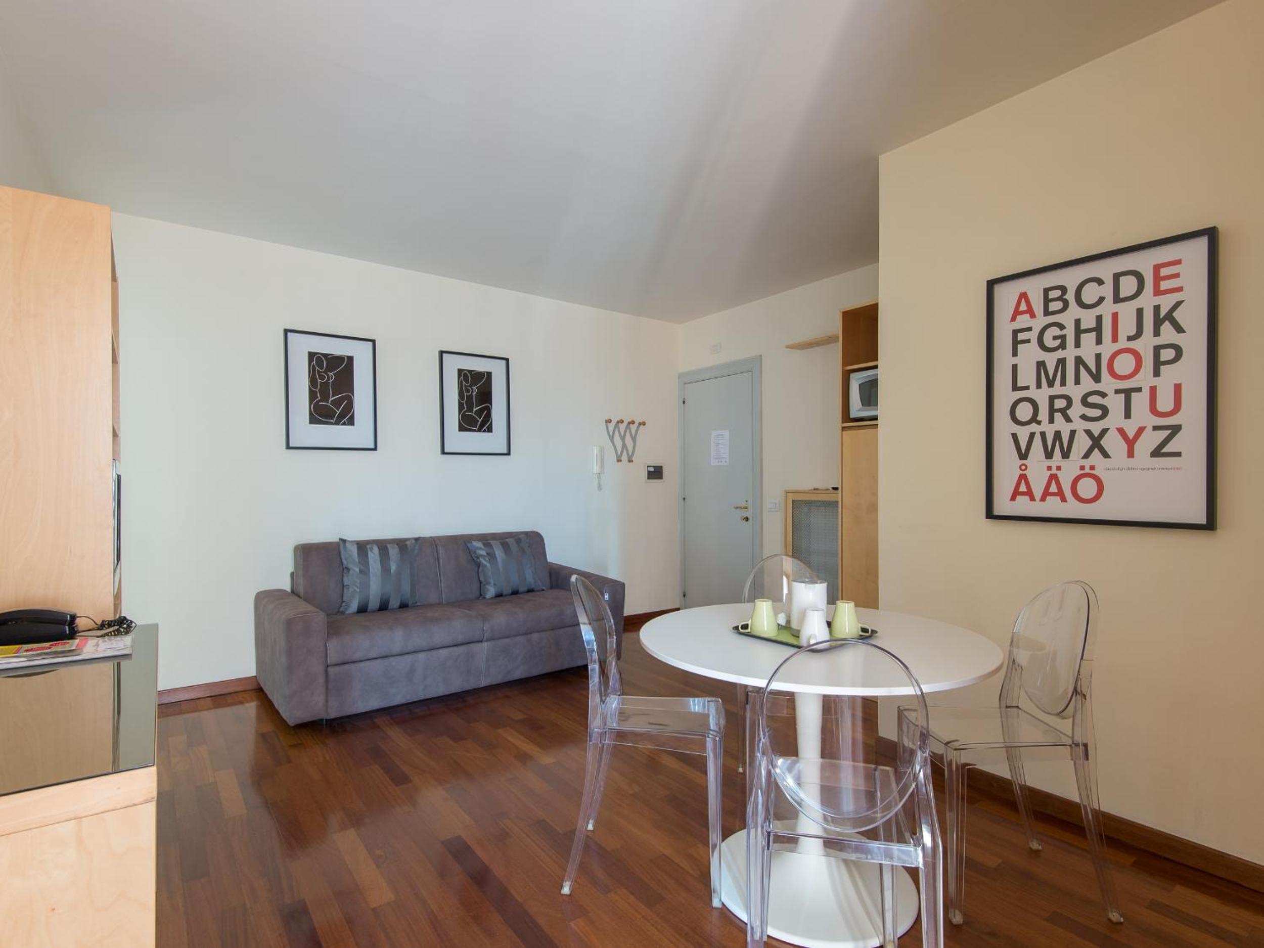 One-Bedroom Deluxe Apartment
