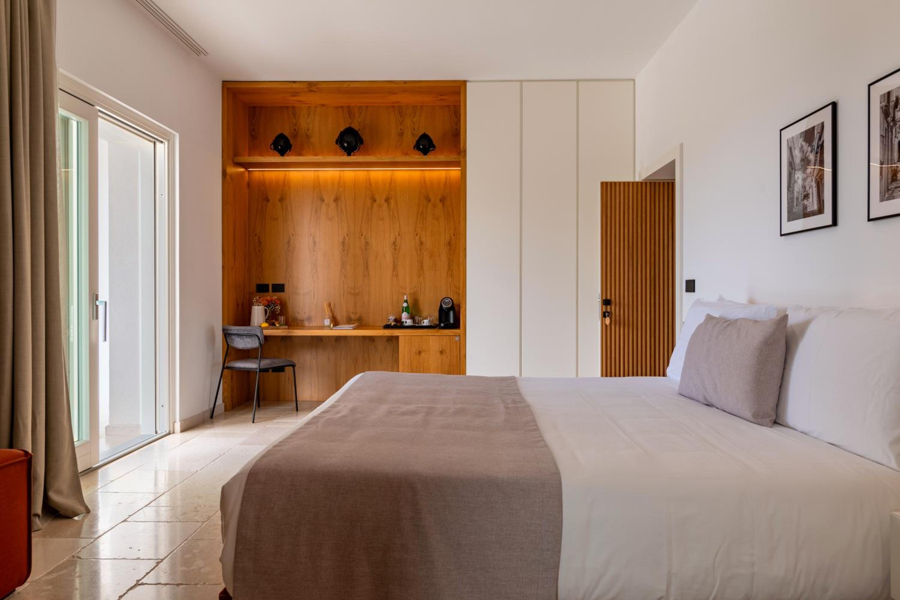 Superior King Room photo 1