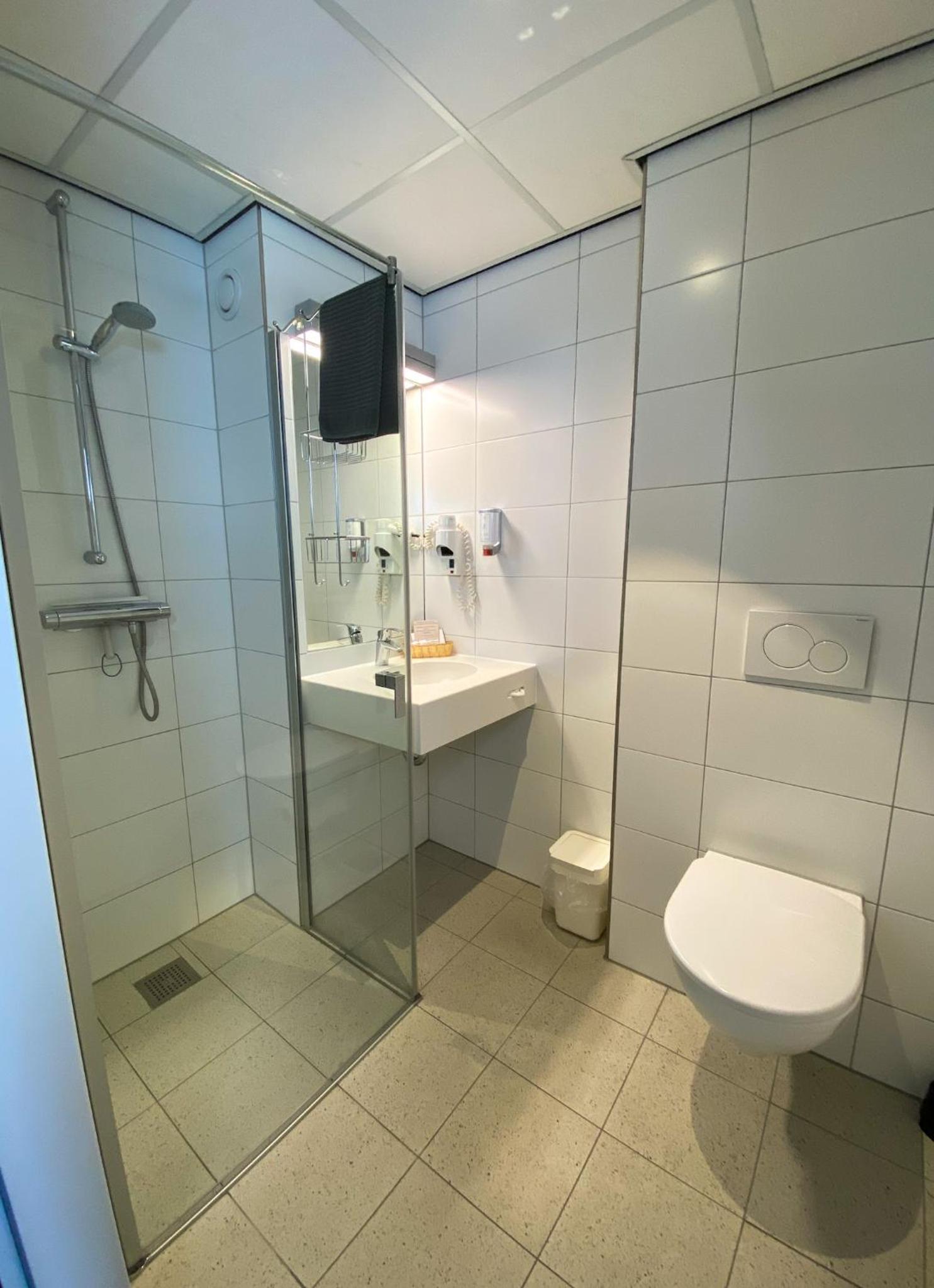 Twin Room with Private Bathroom