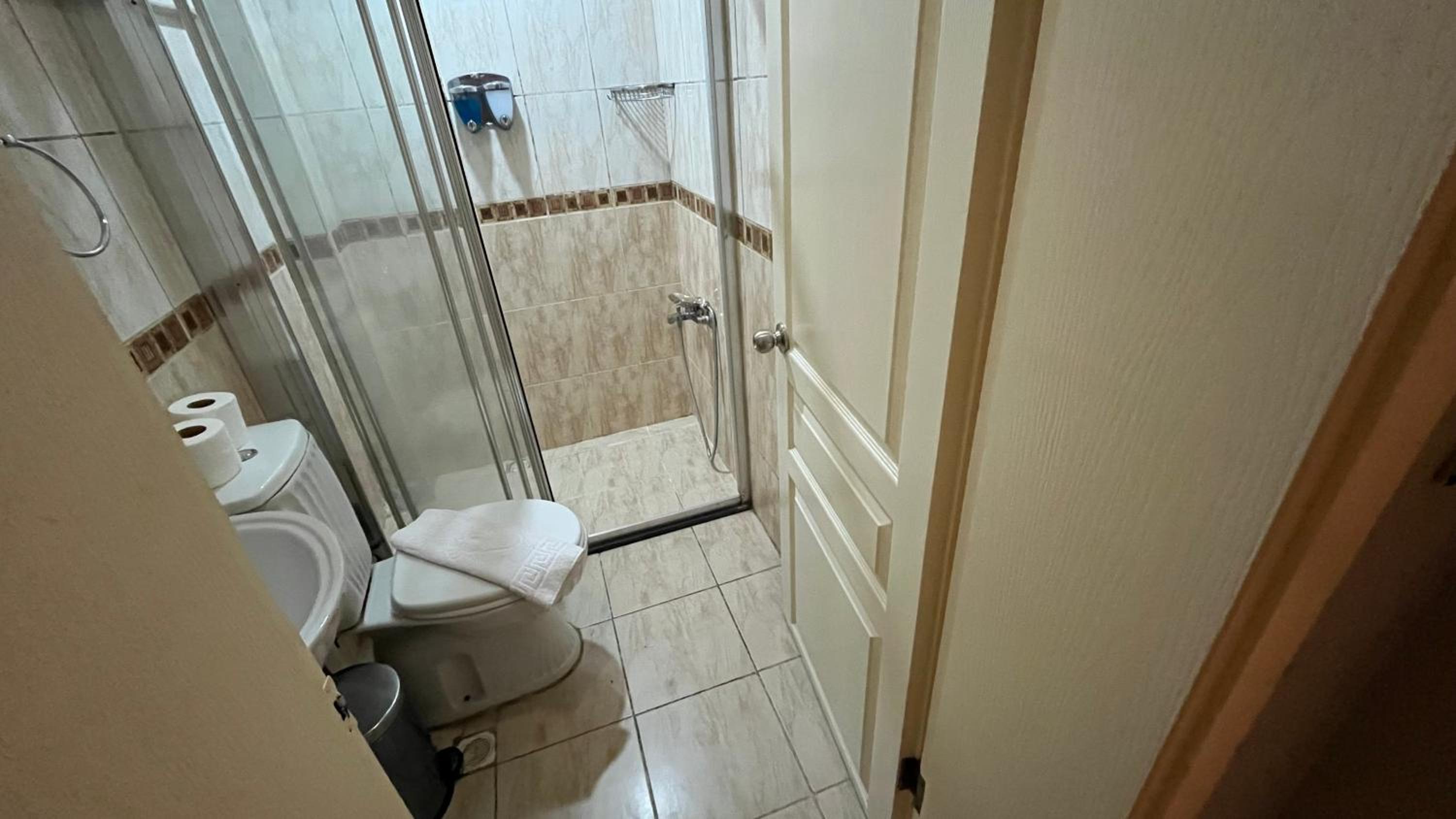 Economy Triple Room photo 2