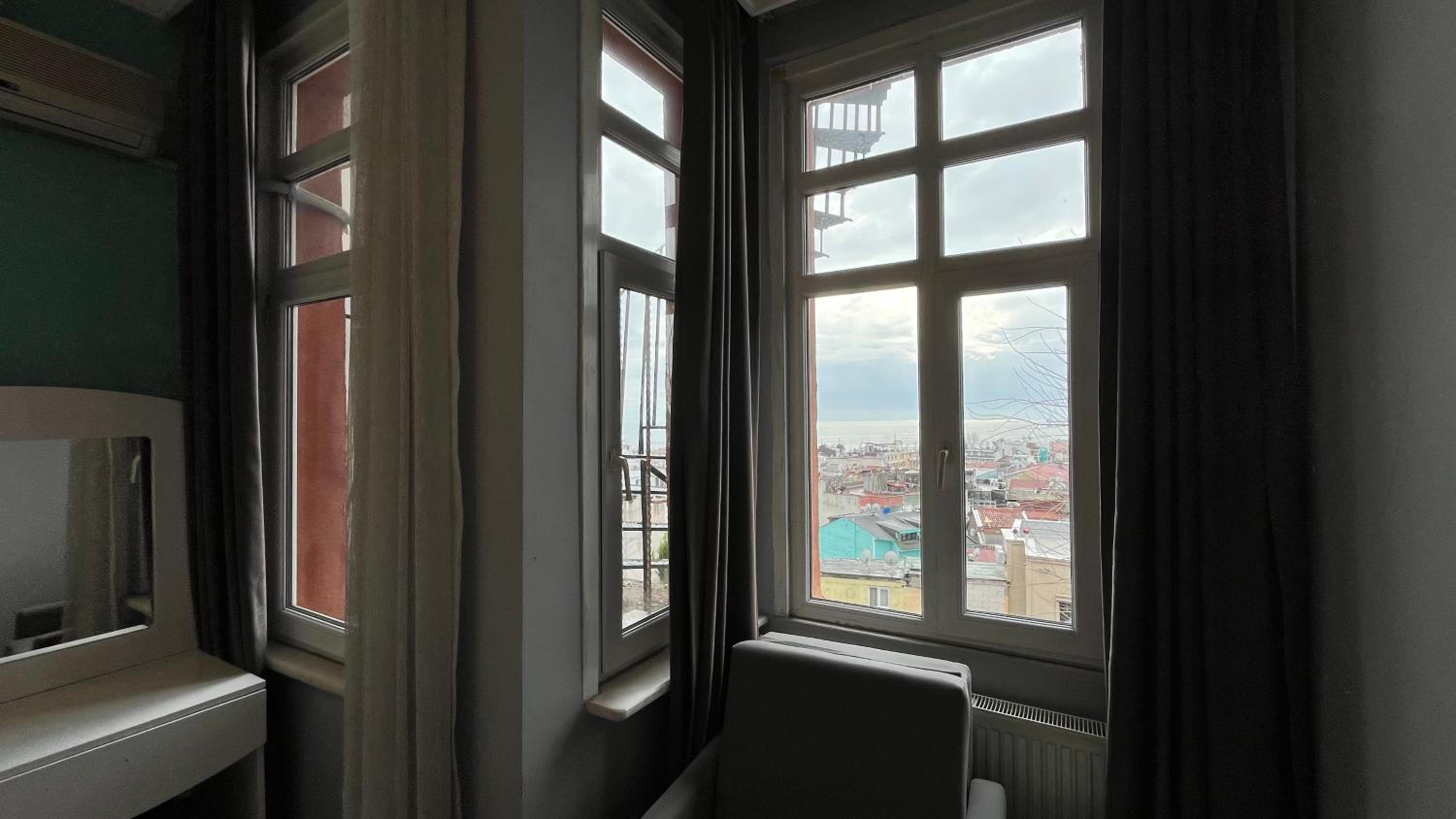 Deluxe Triple Room with Sea View photo 2