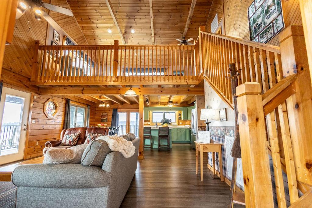 Three-Bedroom Vacation Home  photo 2