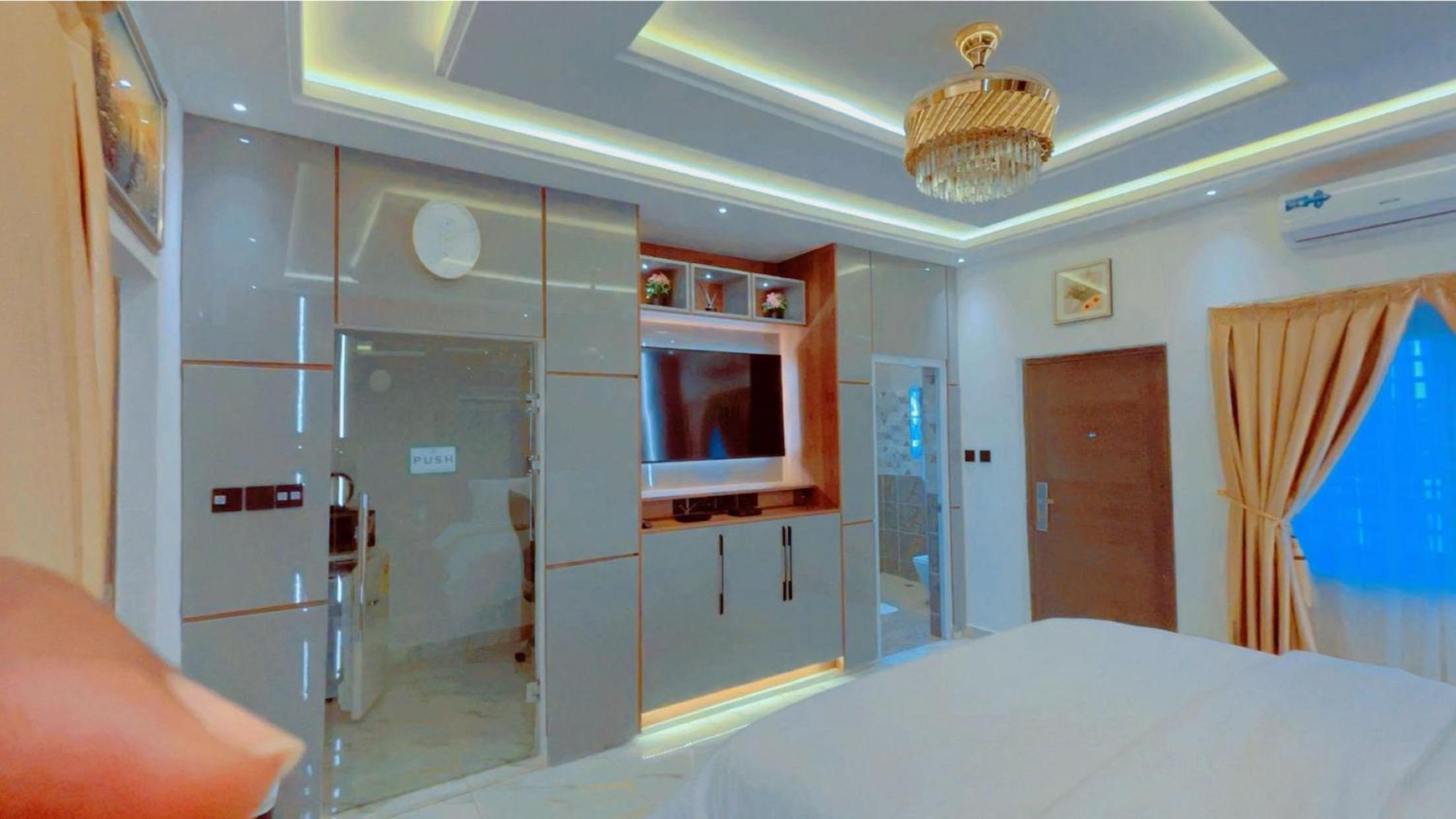 King Room with Balcony photo 2