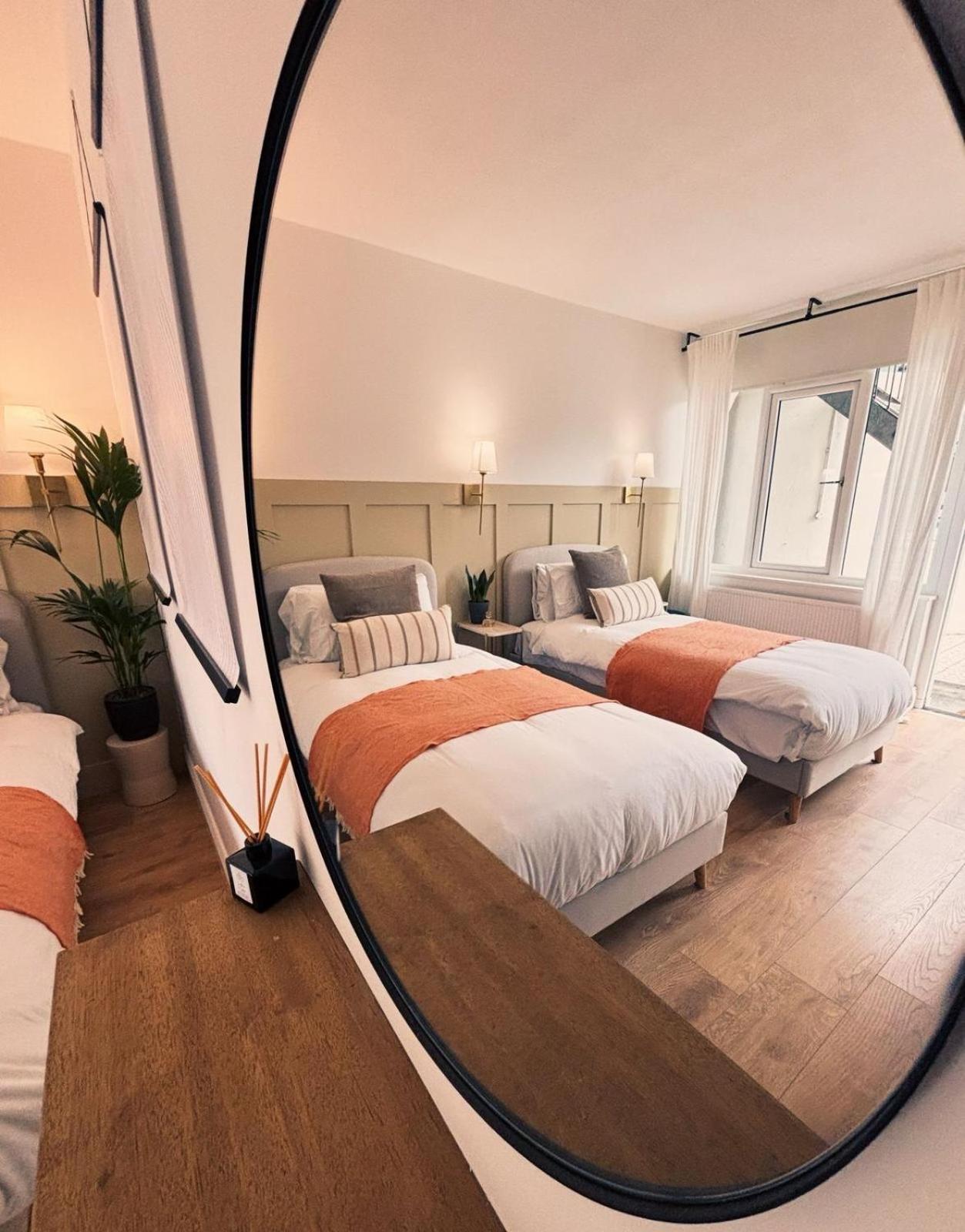 Twin Room - Photo 3