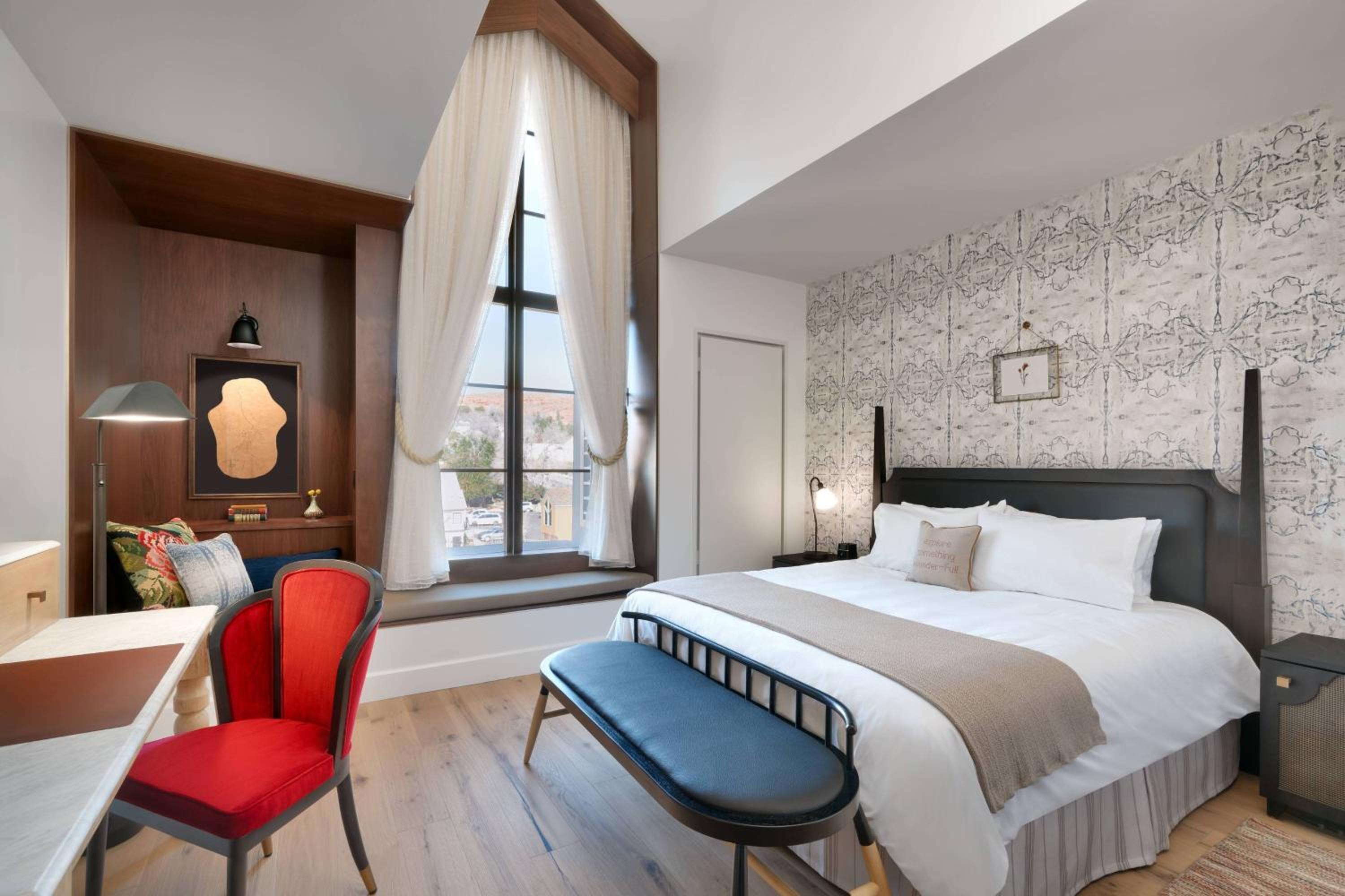 King Dormer Room - Top Floor/Mobility/Hearing Accessible with Roll-In Shower